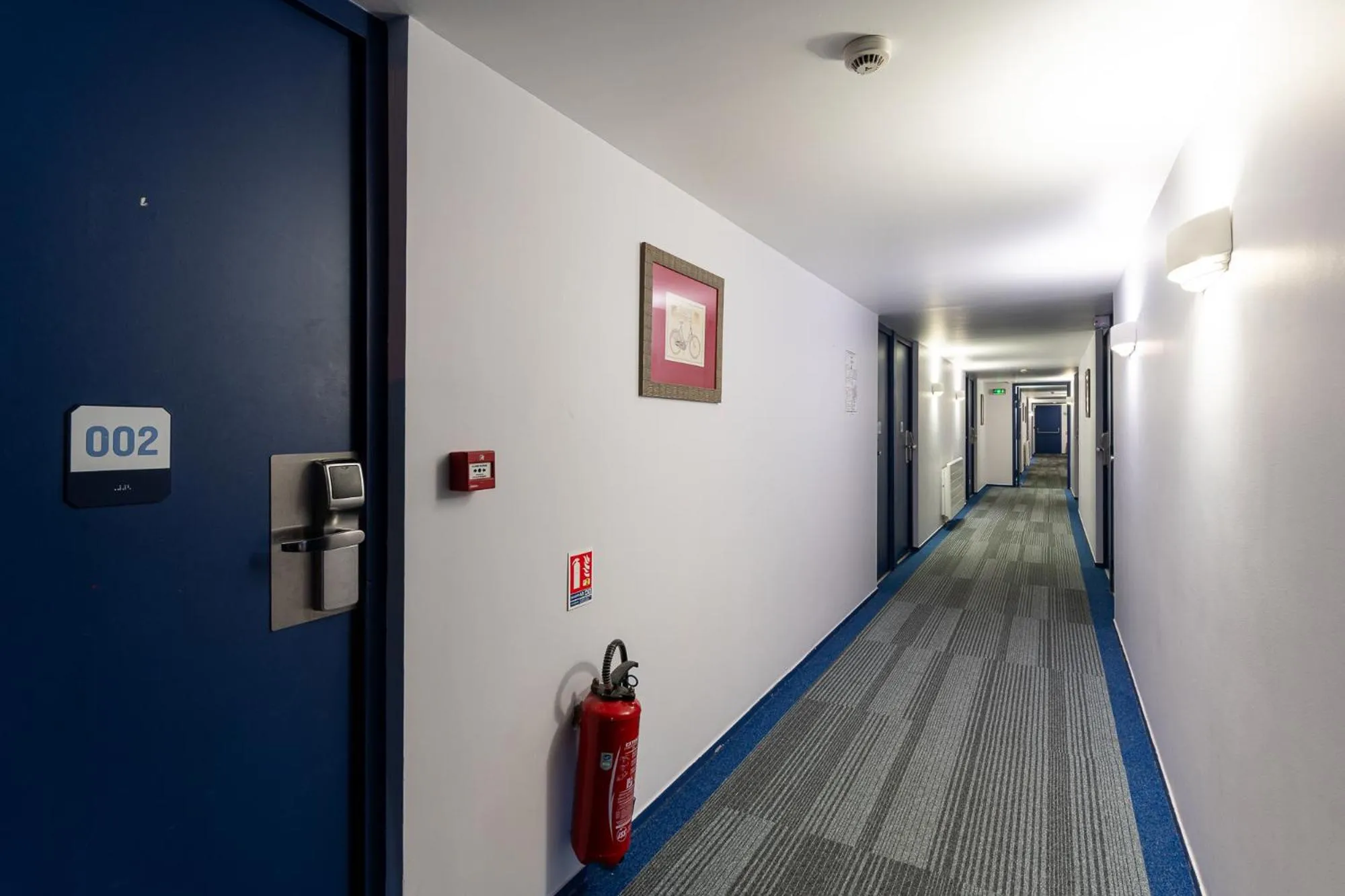 Property building in KYRIAD CREIL - Chantilly Nord