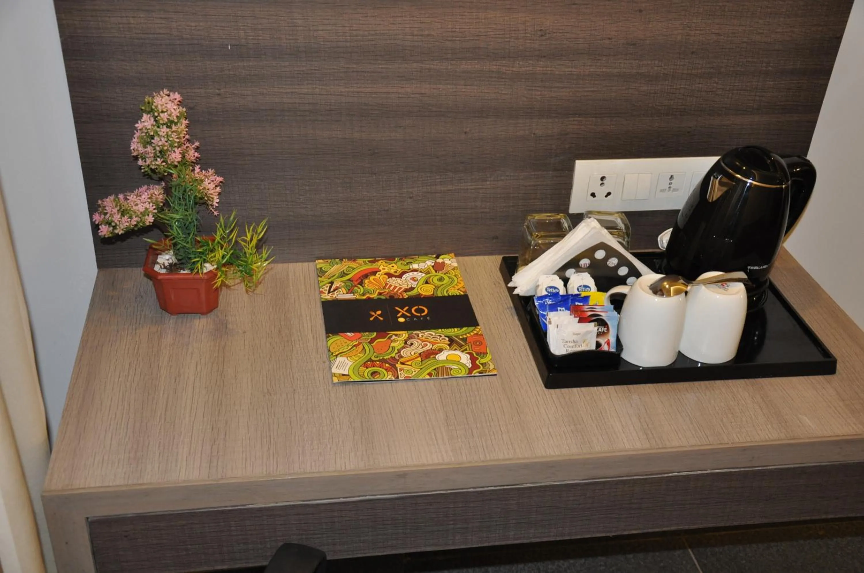 Coffee/tea facilities in Pride Biznotel Manjusar Vadodara Near Sokhda Lake