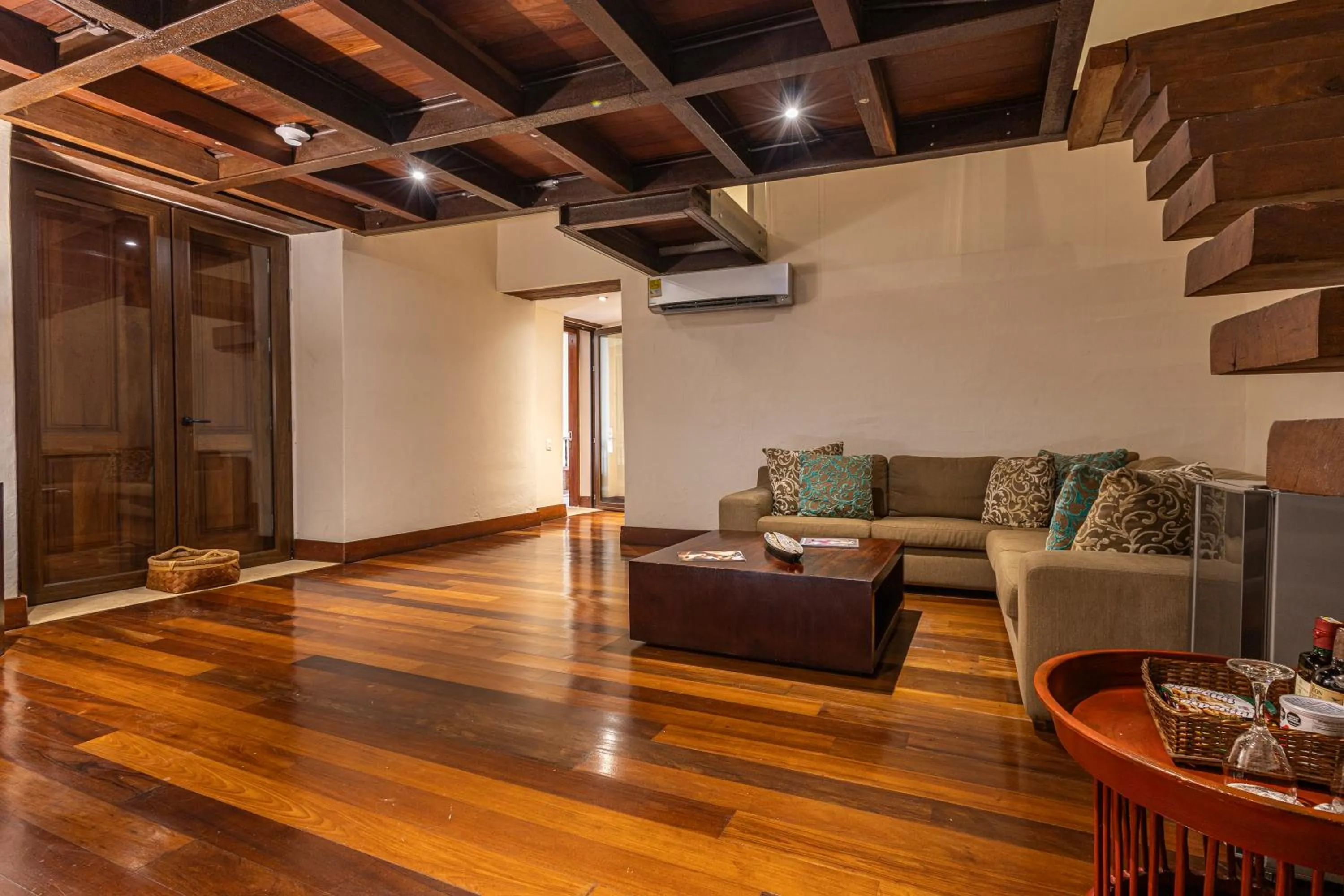 Photo of the whole room in Ananda Hotel Boutique