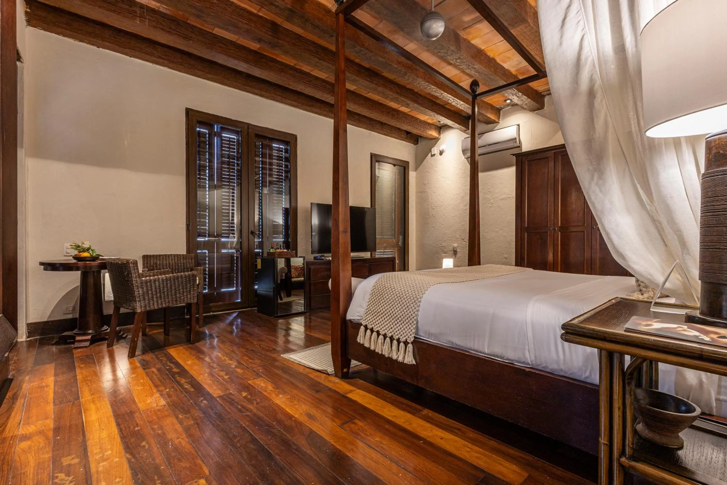 Photo of the whole room, Bed in Ananda Hotel Boutique