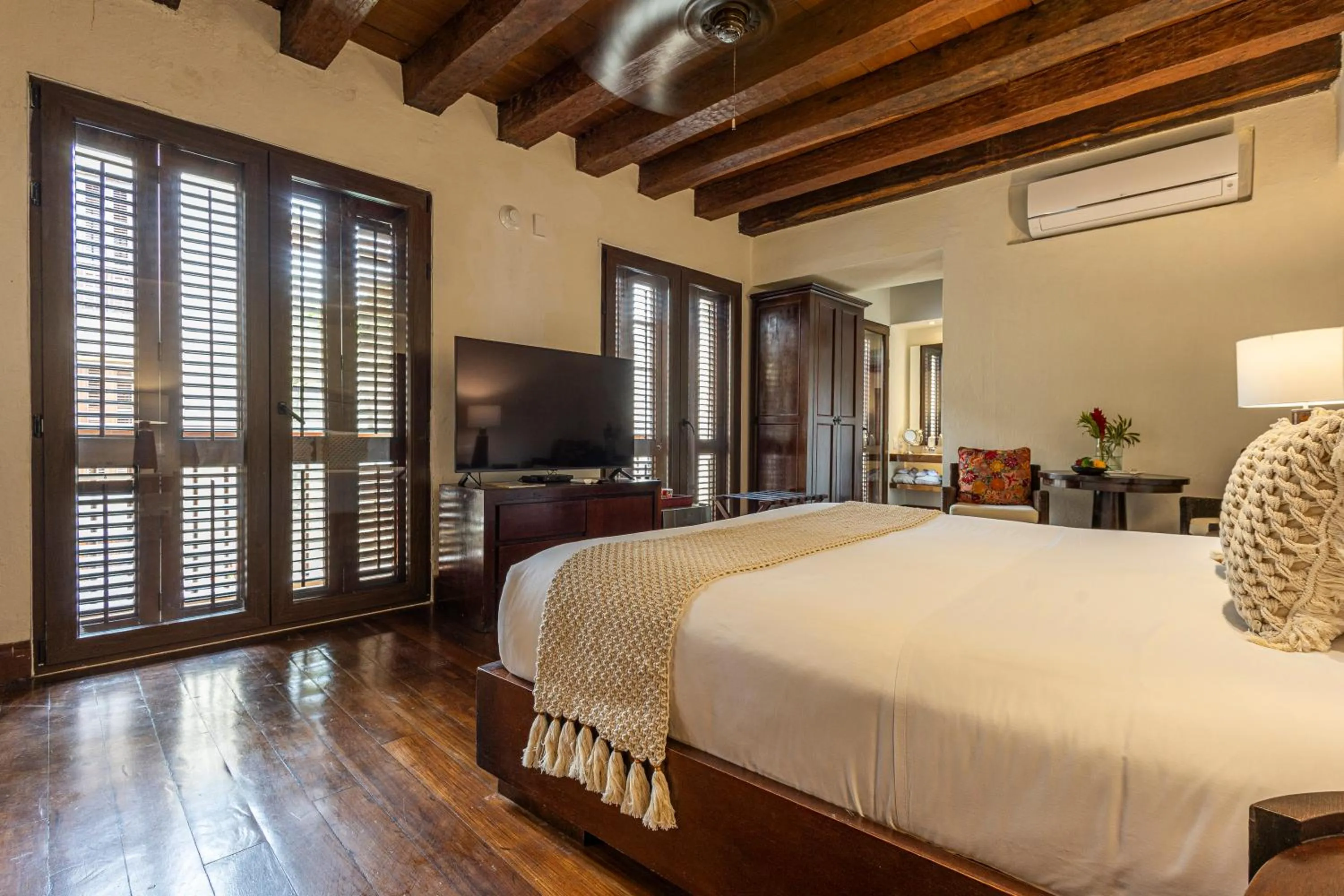 Photo of the whole room, Bed in Ananda Hotel Boutique