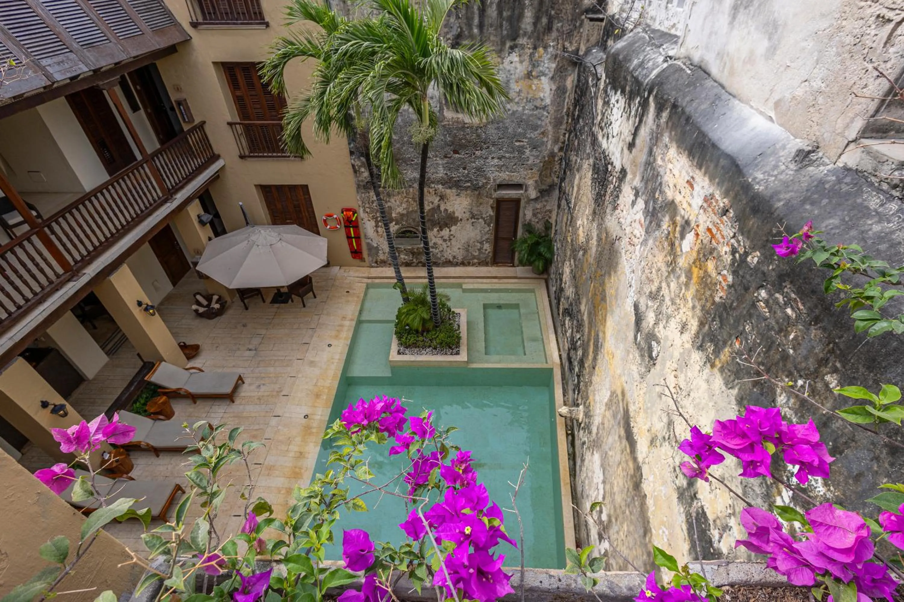 Garden in Ananda Hotel Boutique