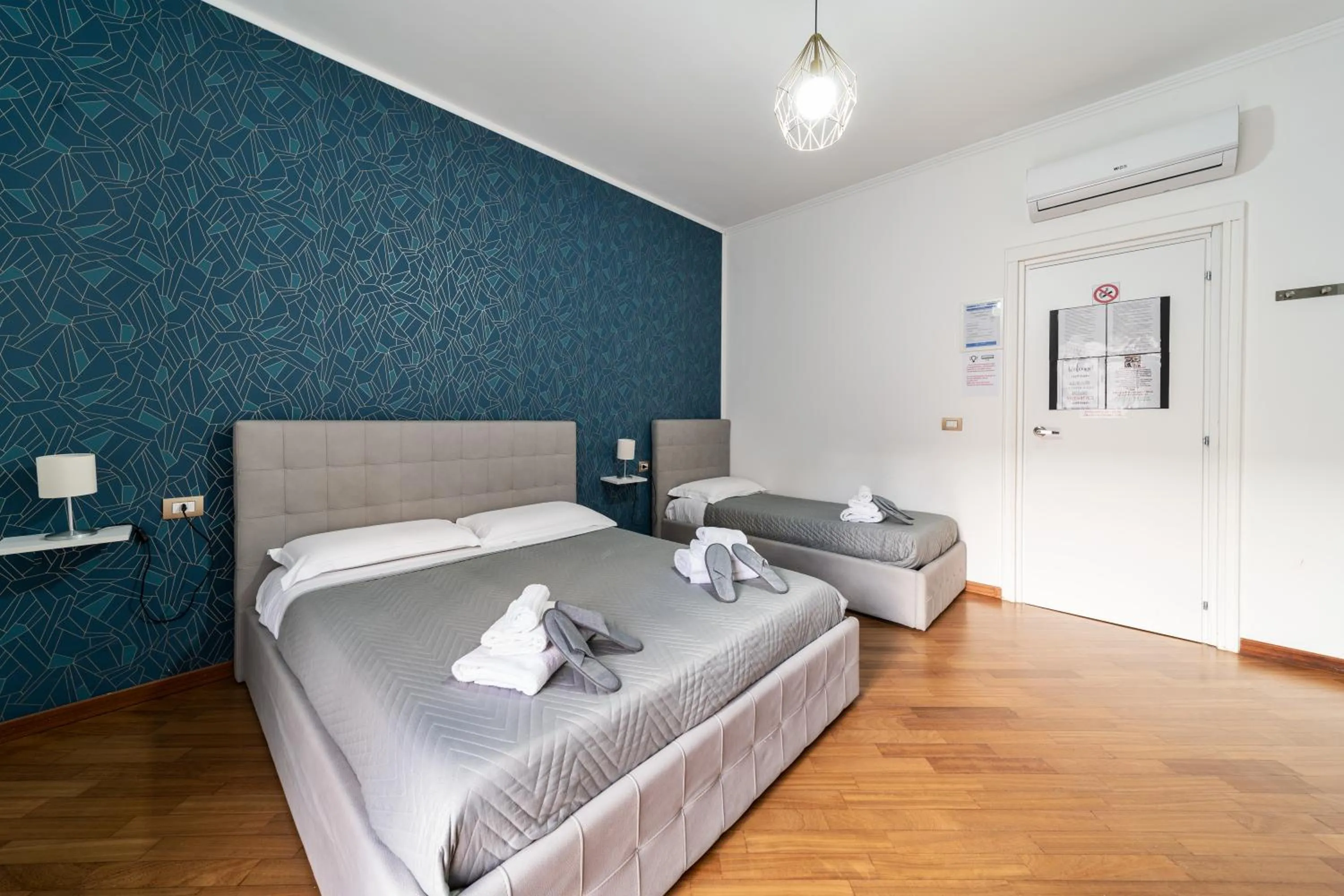 Photo of the whole room, Bed in Dante 138 Class rooms & apartments