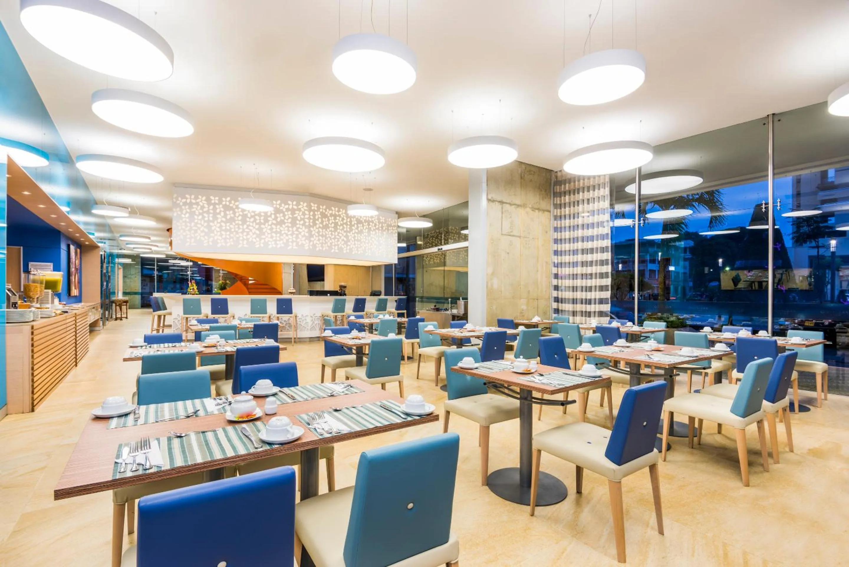 Restaurant/places to eat in Cosmos Pacifico Hotel