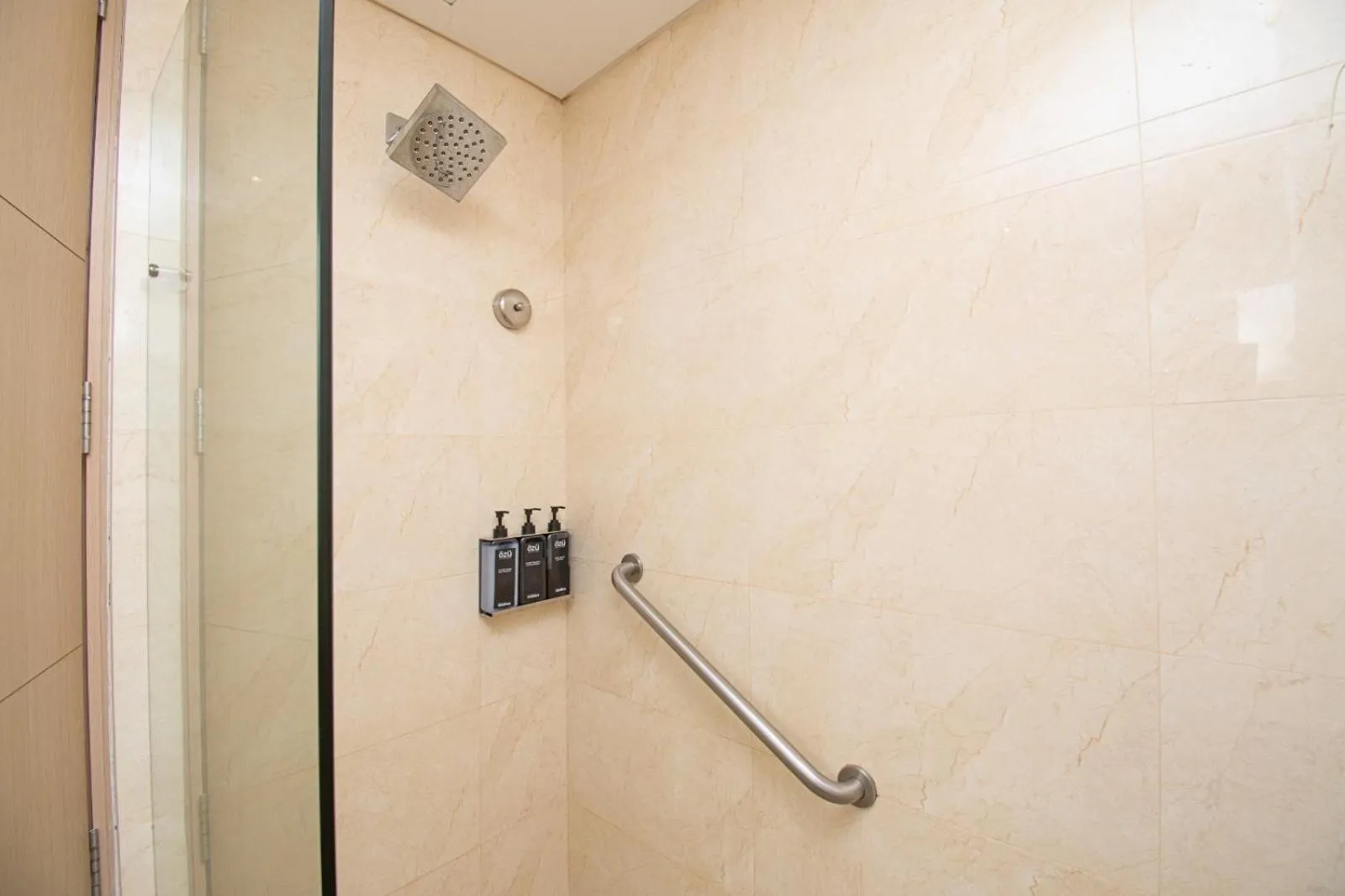 Shower in Cosmos Pacifico Hotel