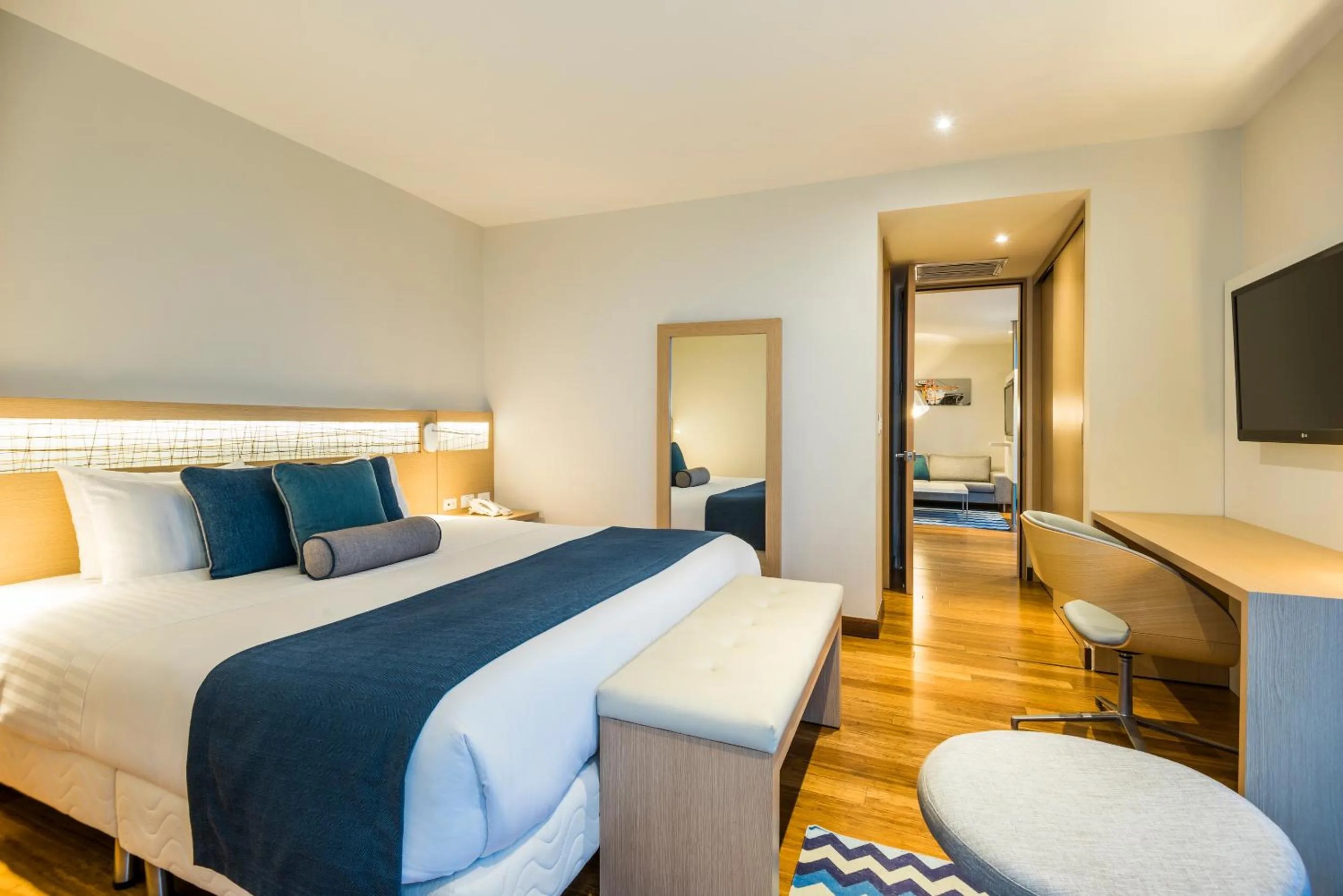 Photo of the whole room, Bed in Cosmos Pacifico Hotel