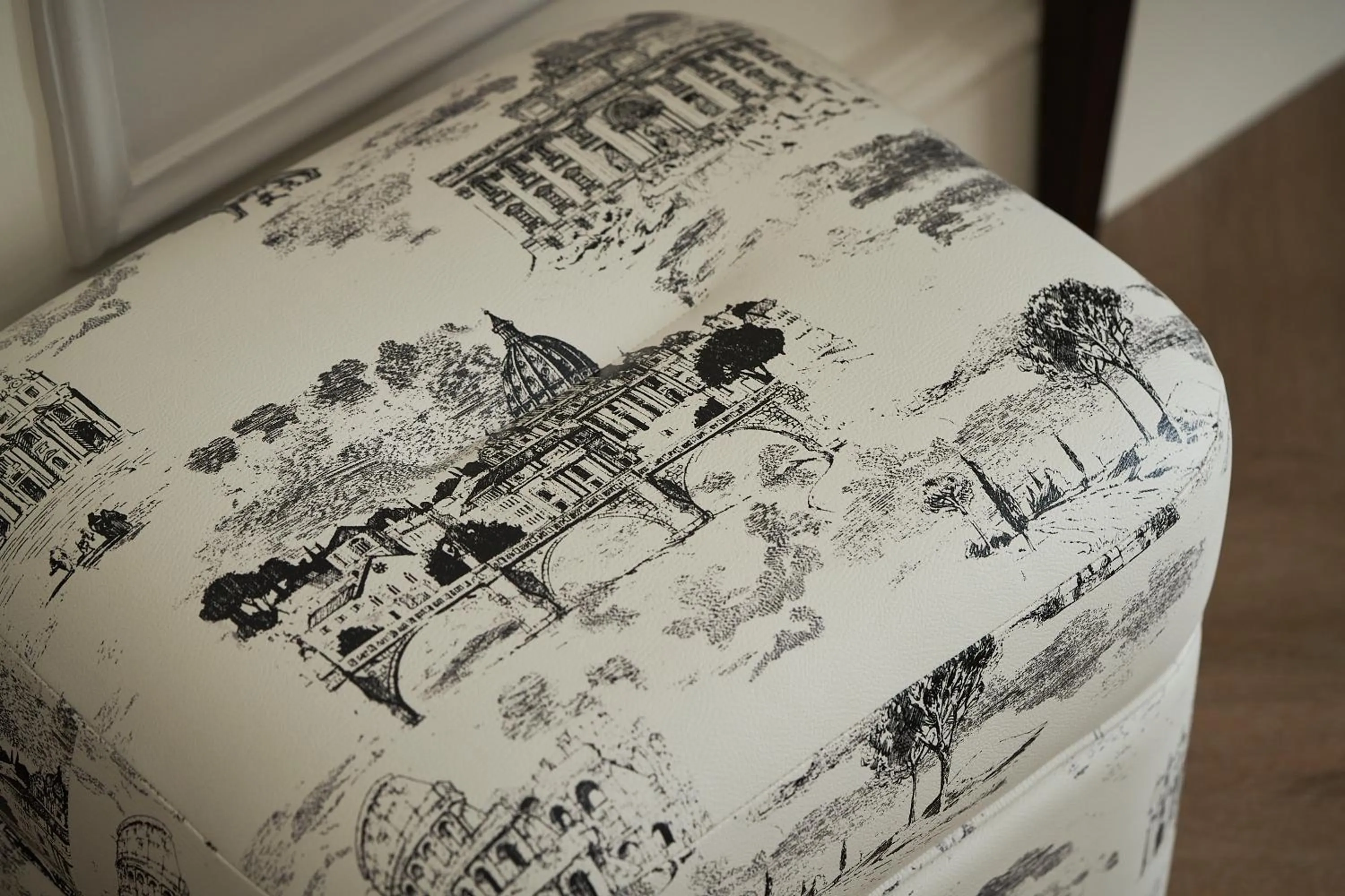 Decorative detail in Trastevere Roma UNA Esperienze