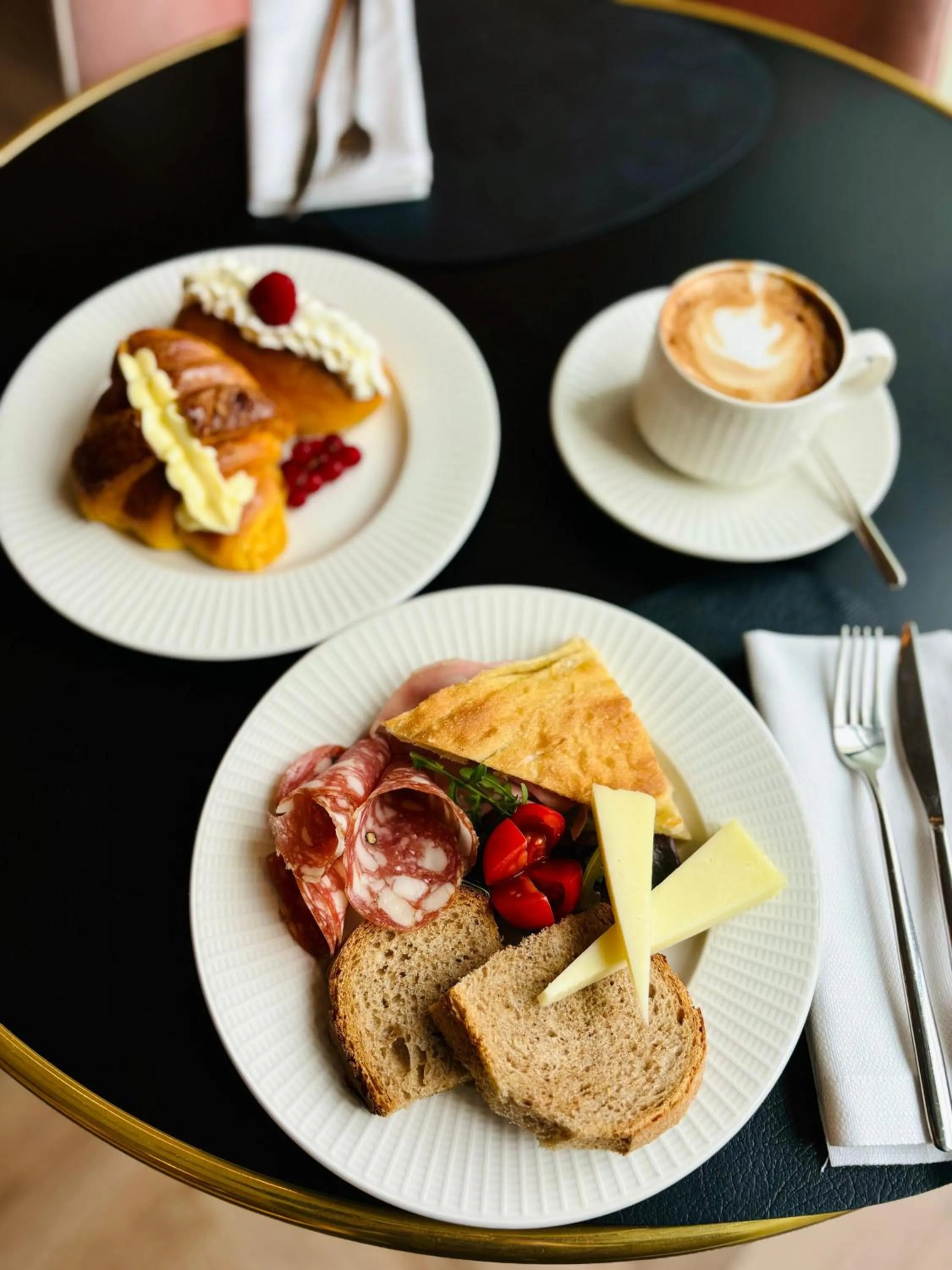 Continental breakfast in Trastevere Roma UNA Esperienze