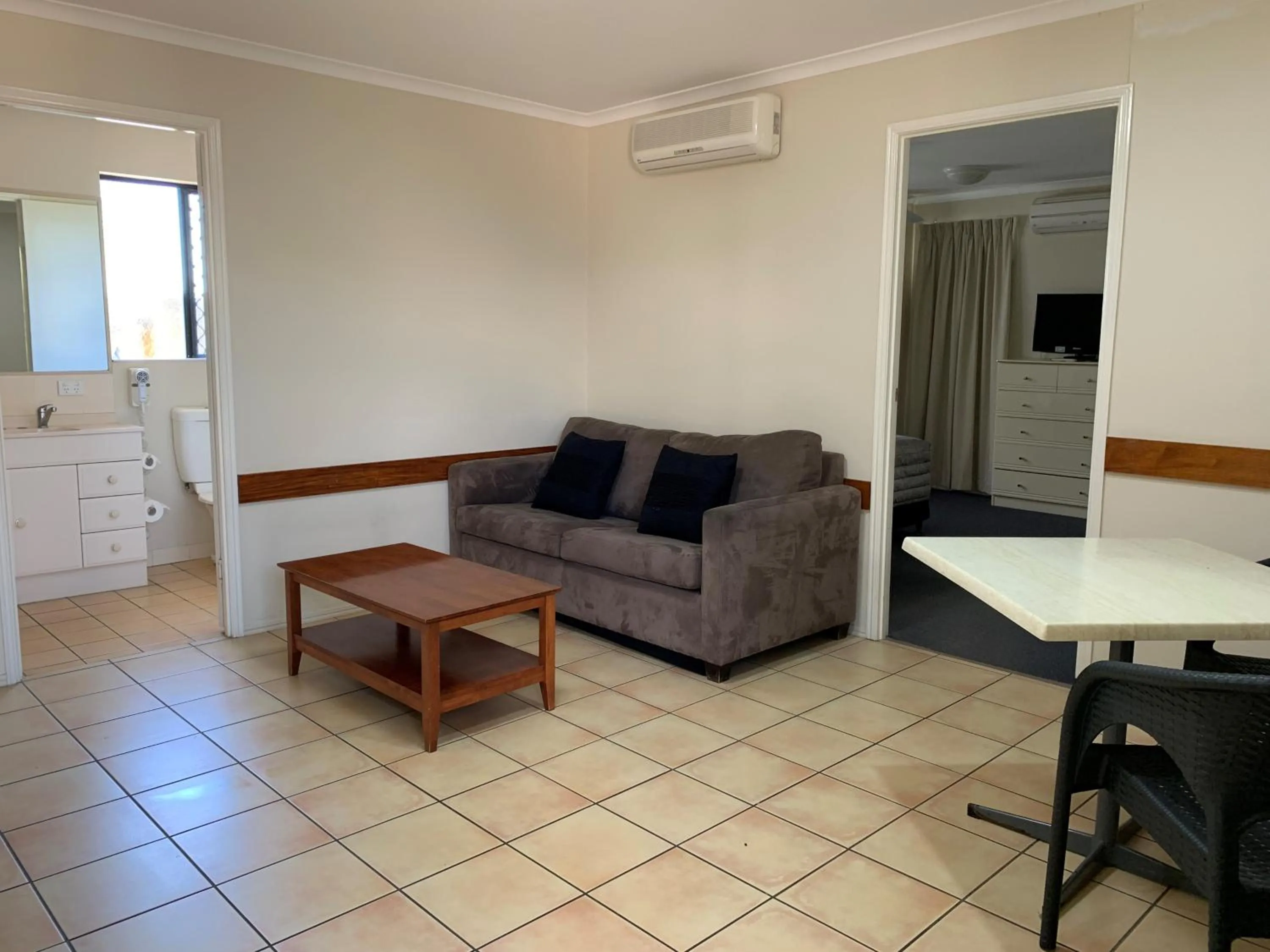 Living room in Biloela Palms Motor Inn