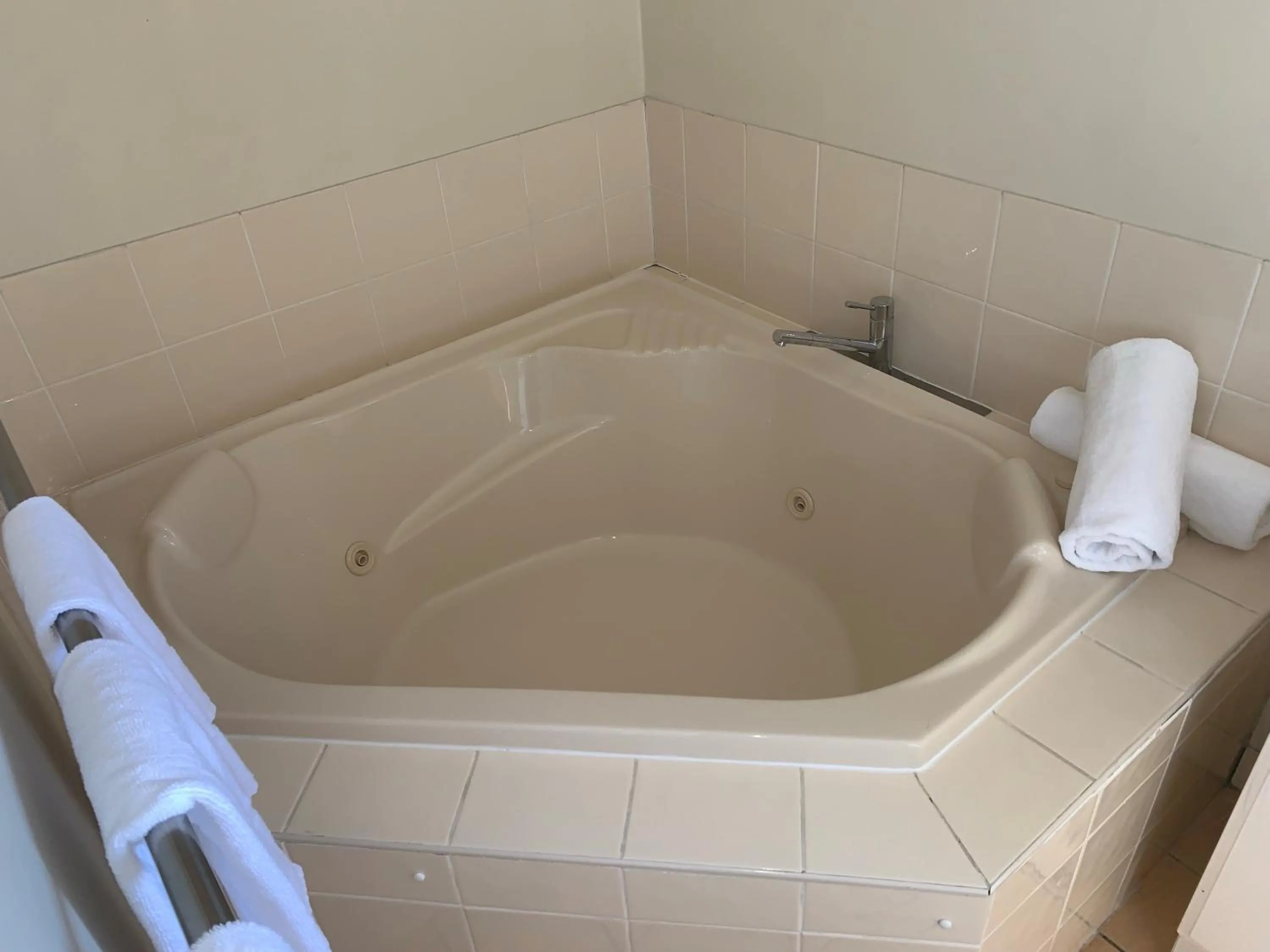 Hot Tub in Biloela Palms Motor Inn