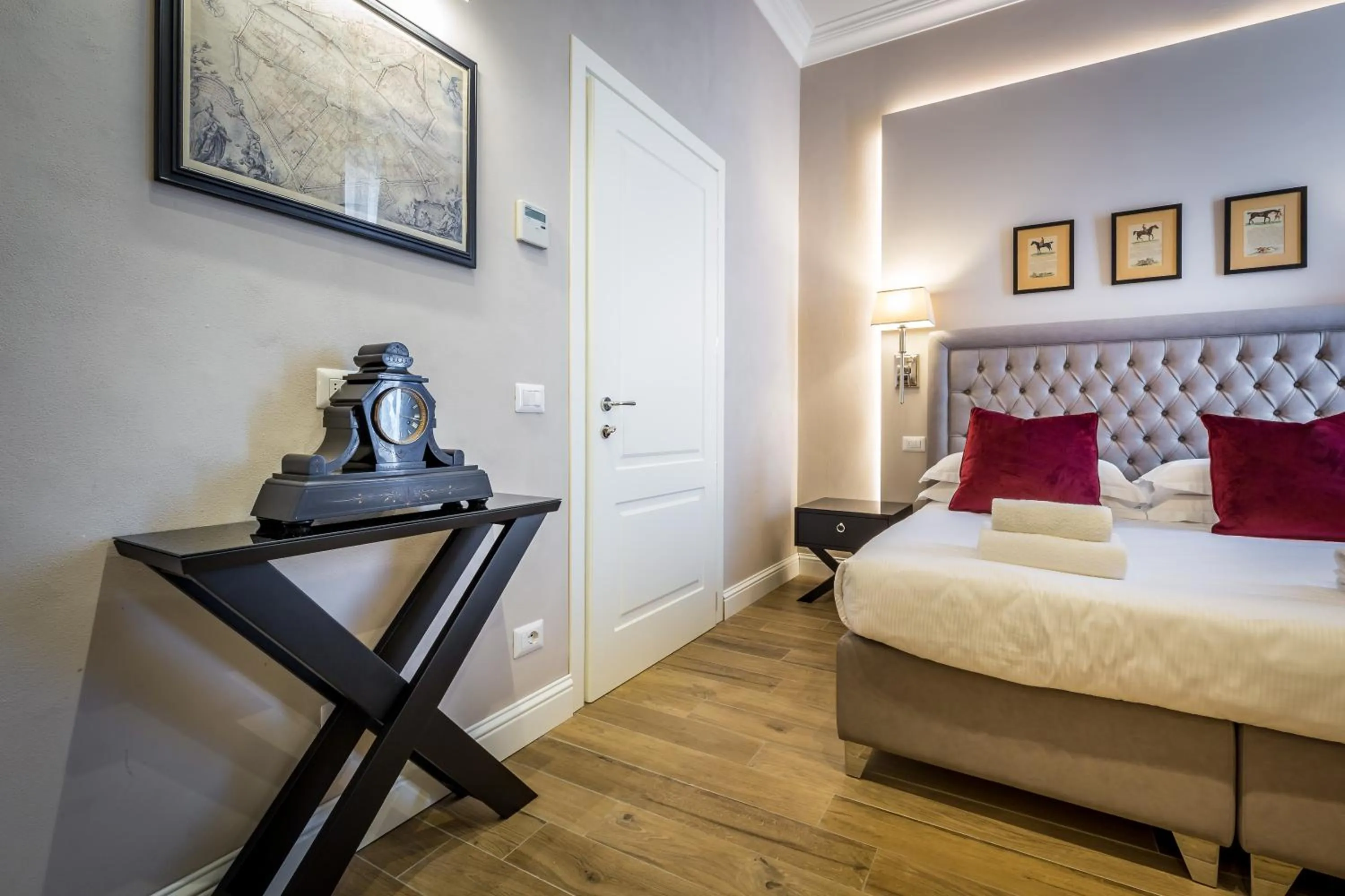 Photo of the whole room, Bed in Hotel Emma Small Luxury Hotel