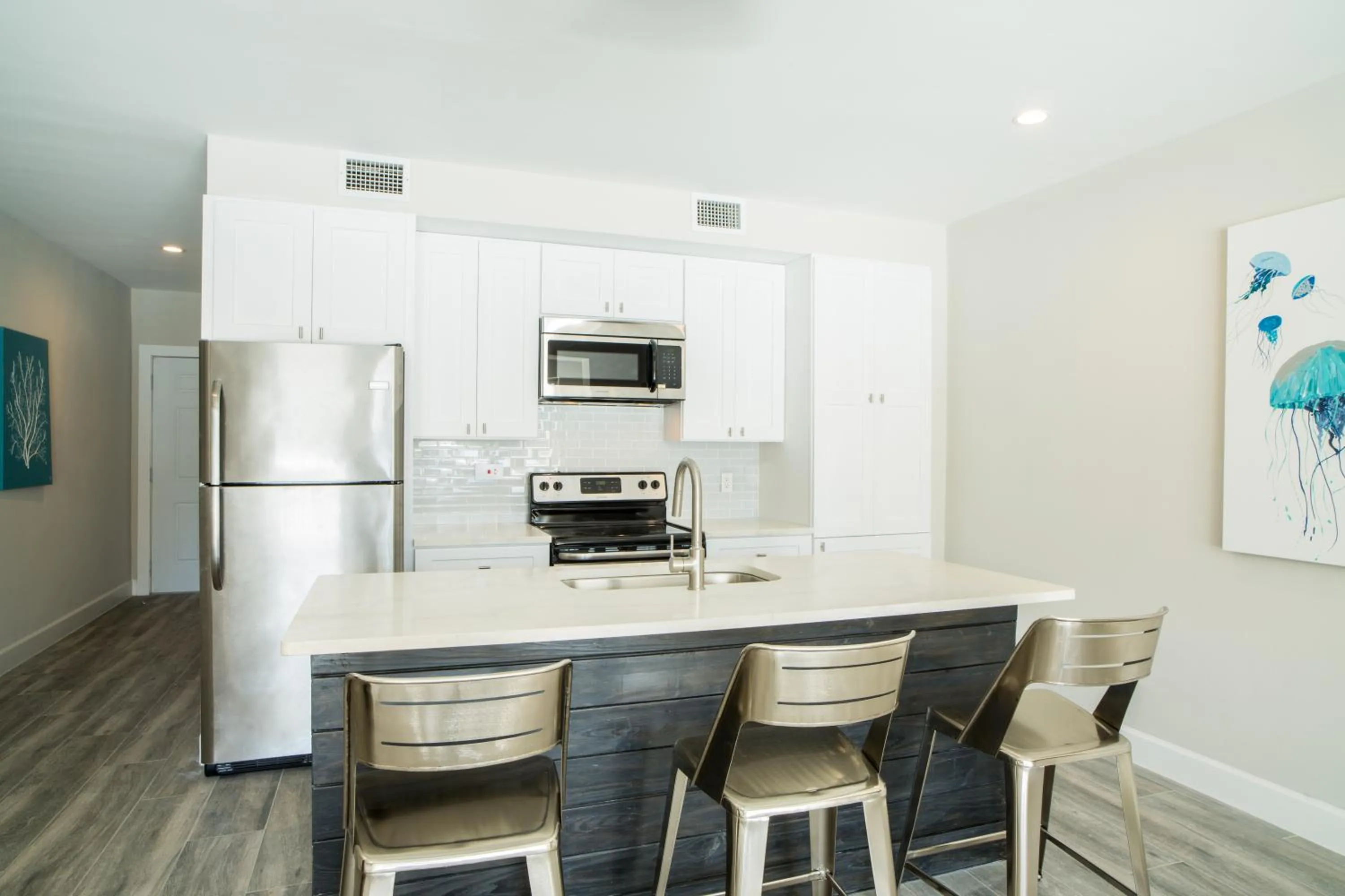 Kitchen or kitchenette in The Tides, Grace Bay