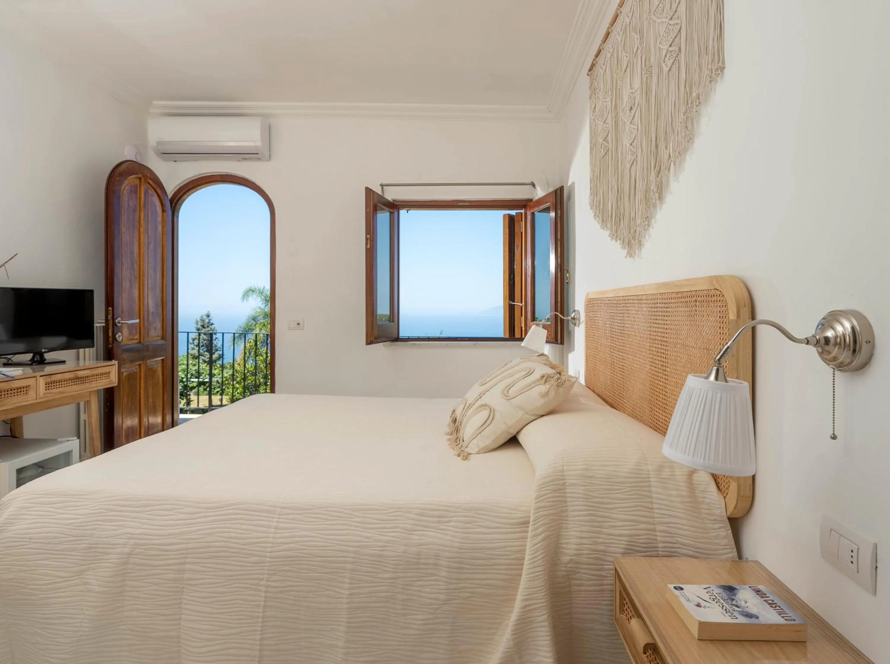 Photo of the whole room, Bed in Hotel Il Girasole