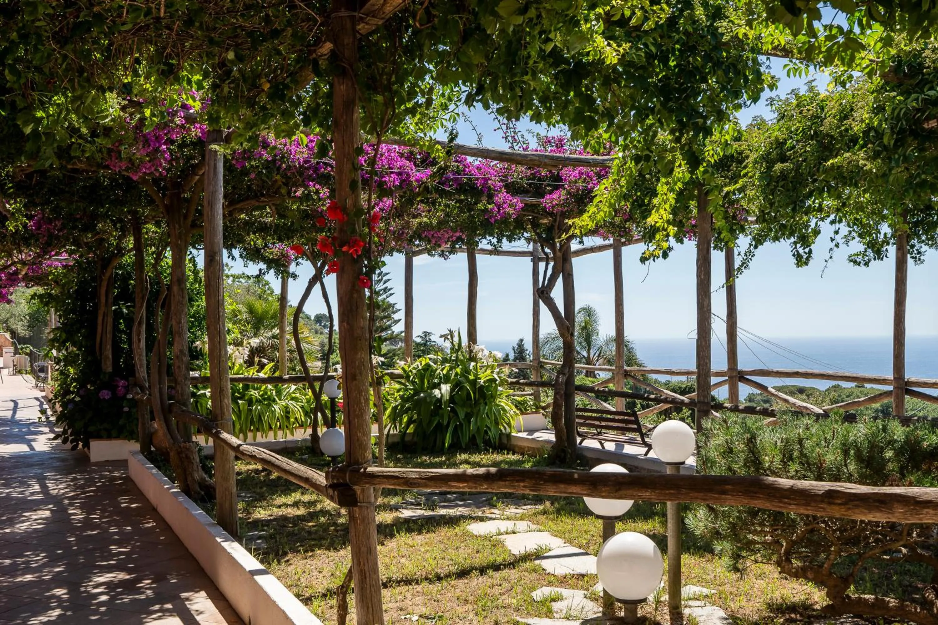 Garden in Hotel Il Girasole