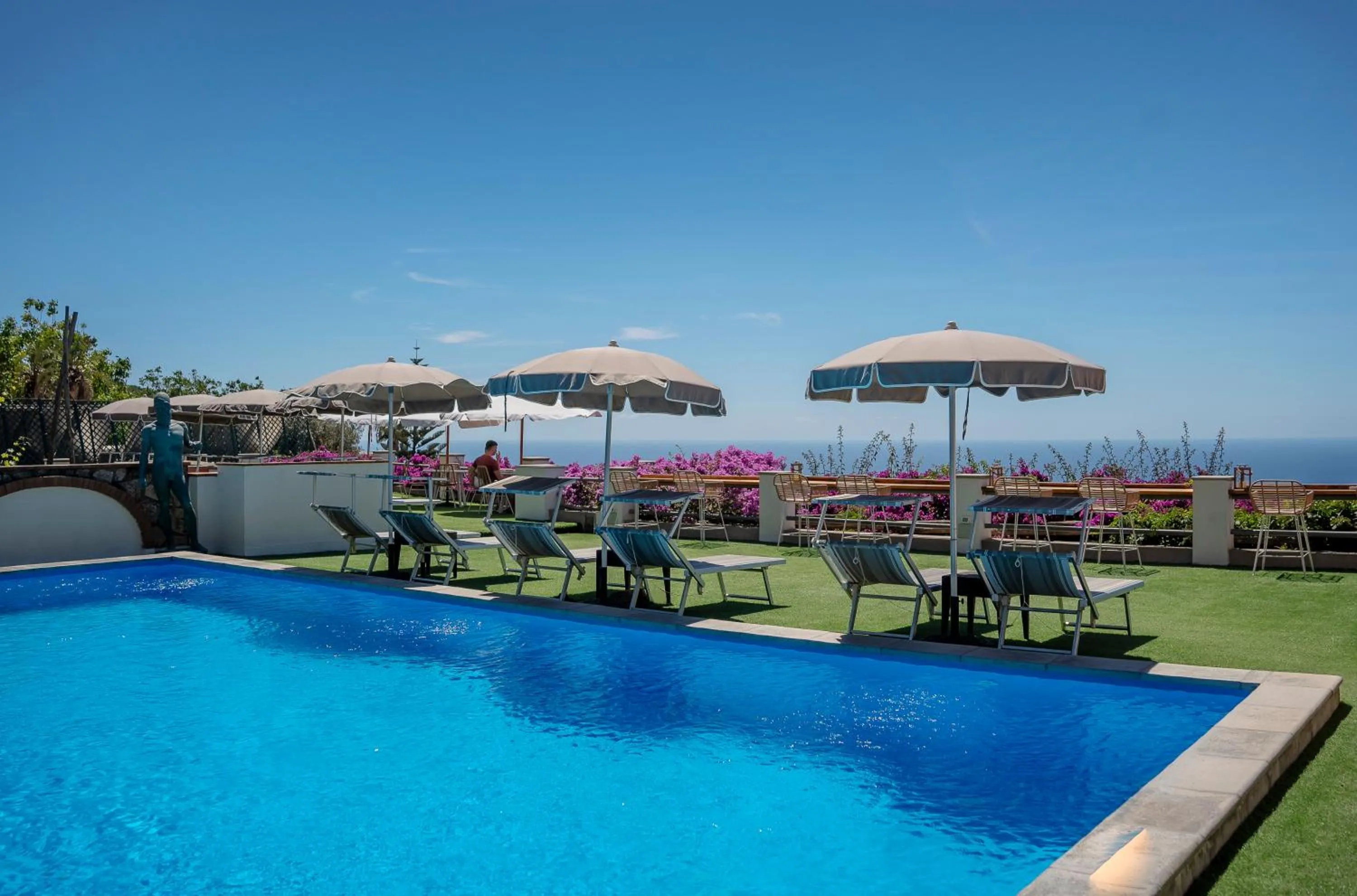 Swimming pool in Hotel Il Girasole