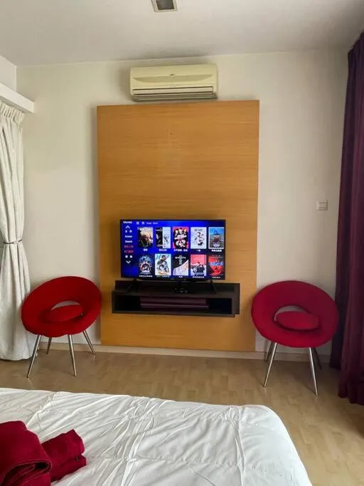 Bed in Private Jacuzzi Staycation at KL City 921