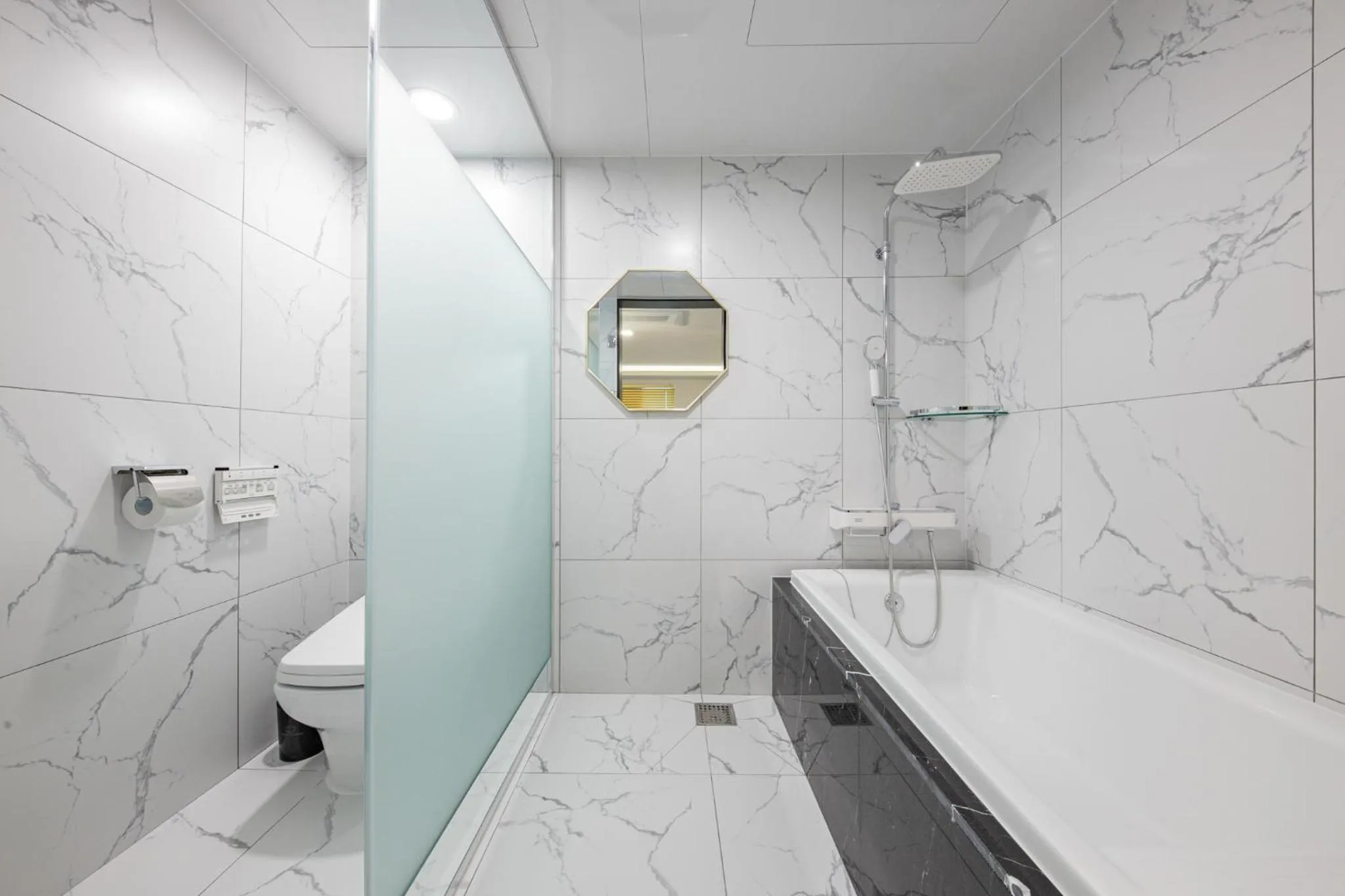 Toilet in Hotel 24st Prestige