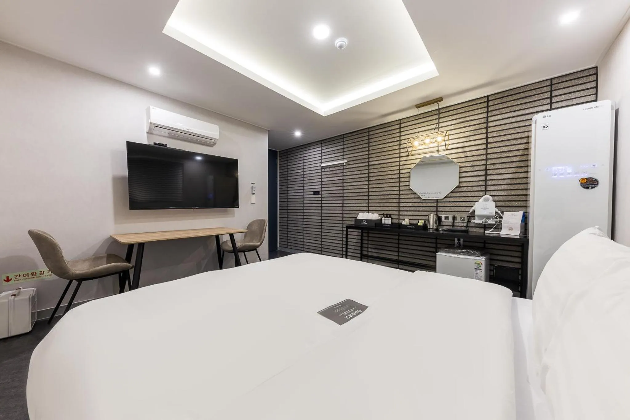 Bedroom, Bed in Hotel 24st Prestige