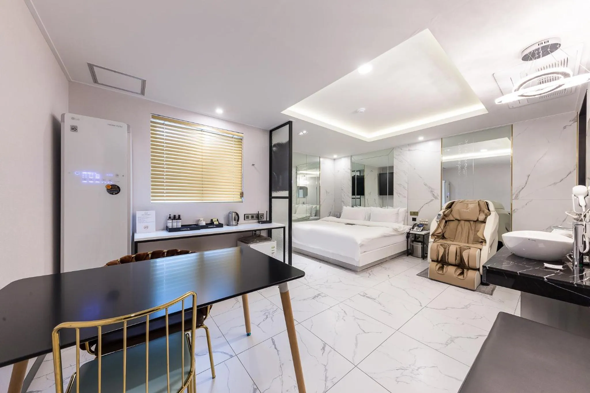 Bed in Hotel 24st Prestige