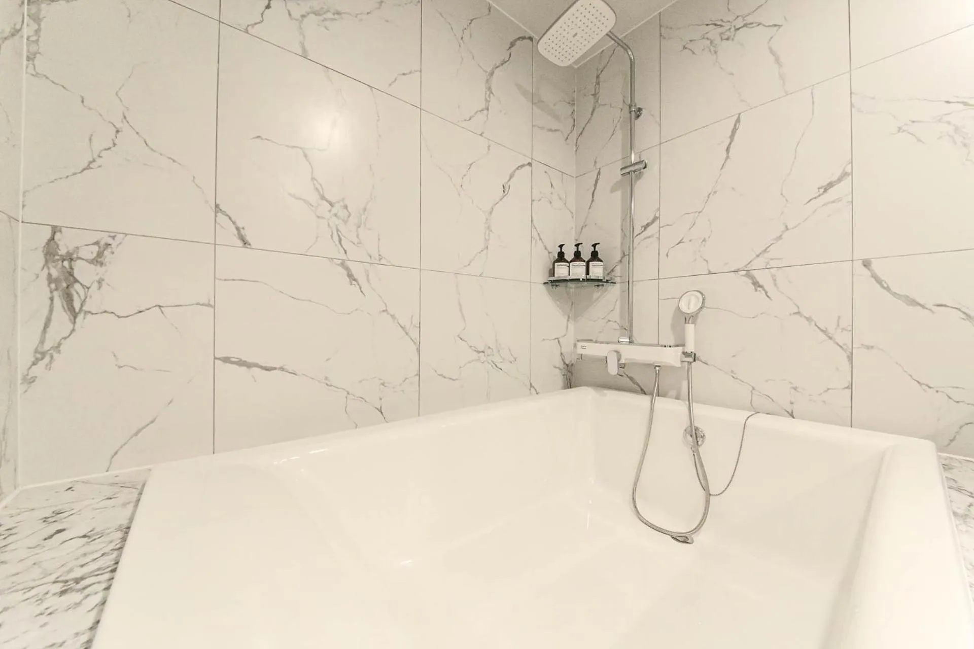 Shower in Hotel 24st Prestige