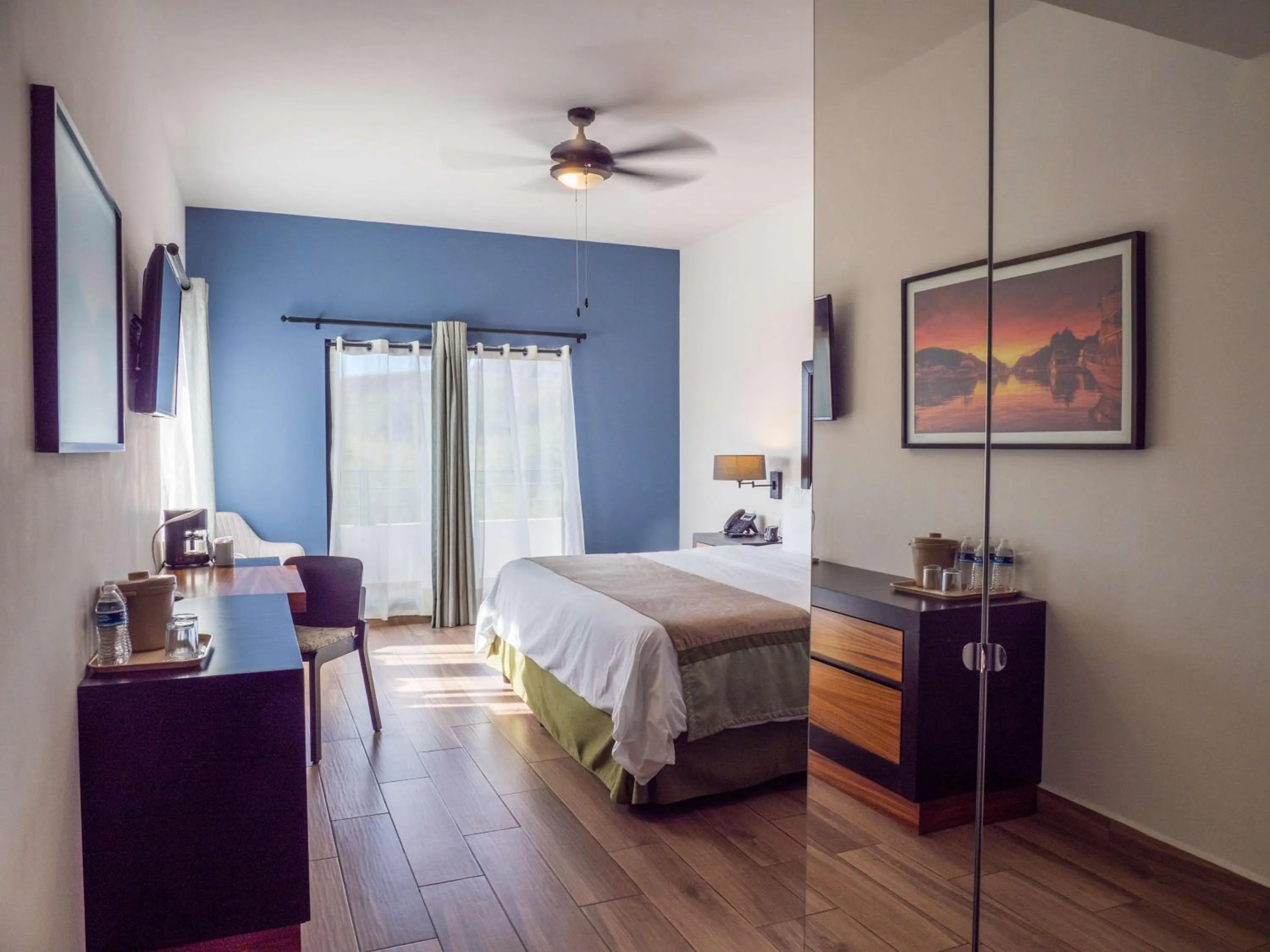 Photo of the whole room, Bed in Sawari Hotel