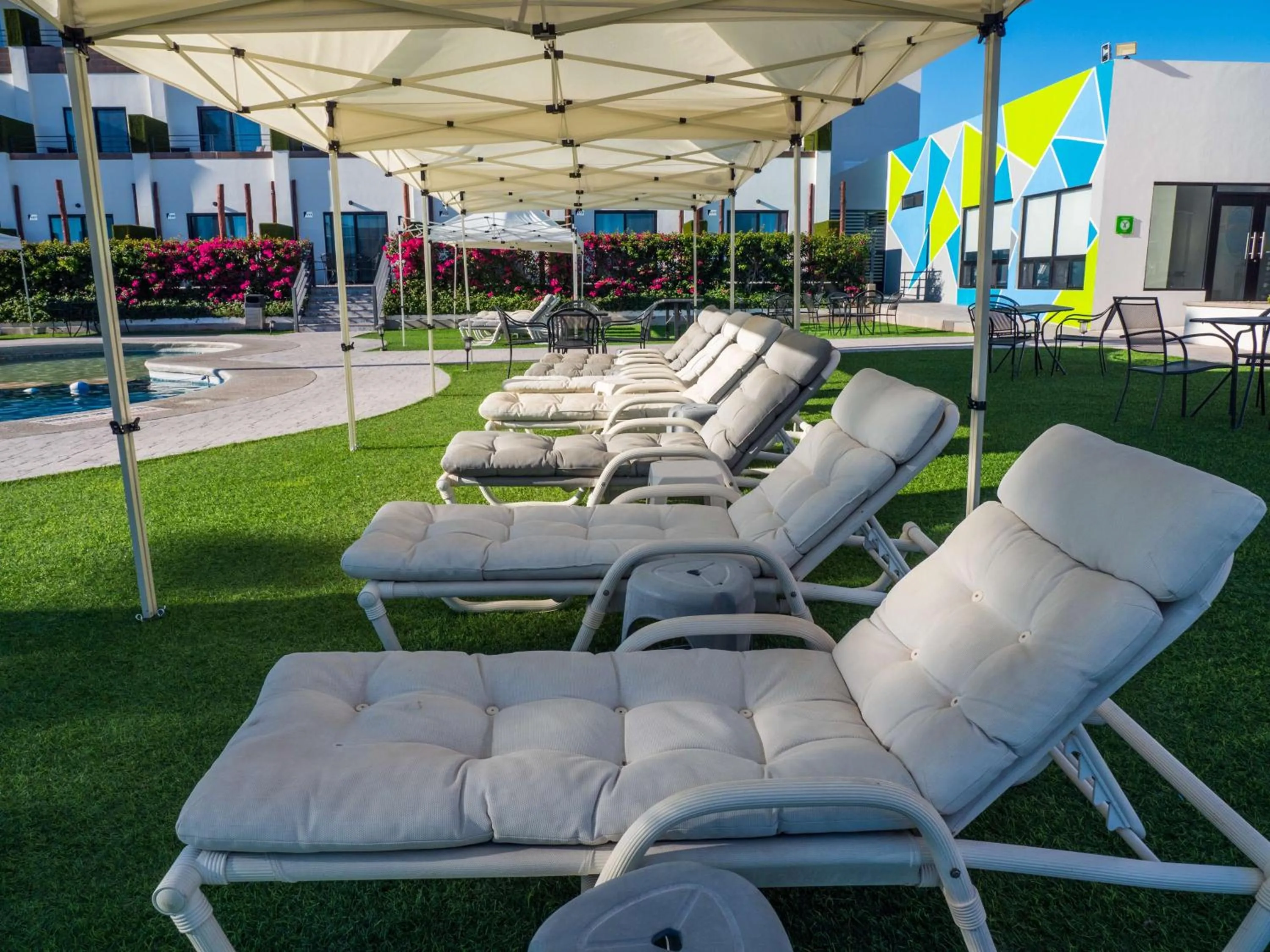 Patio in Sawari Hotel