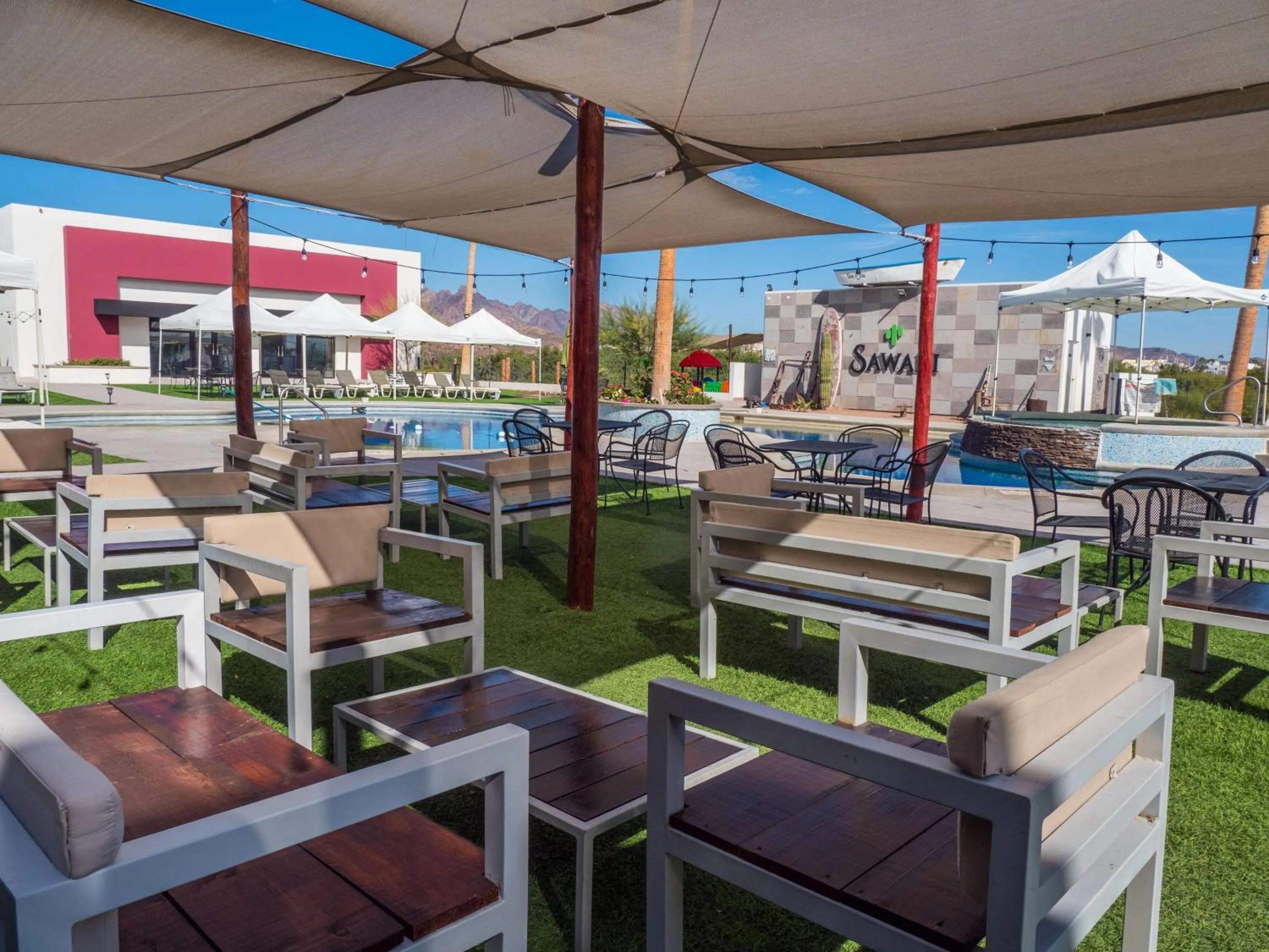 Lounge or bar in Sawari Hotel