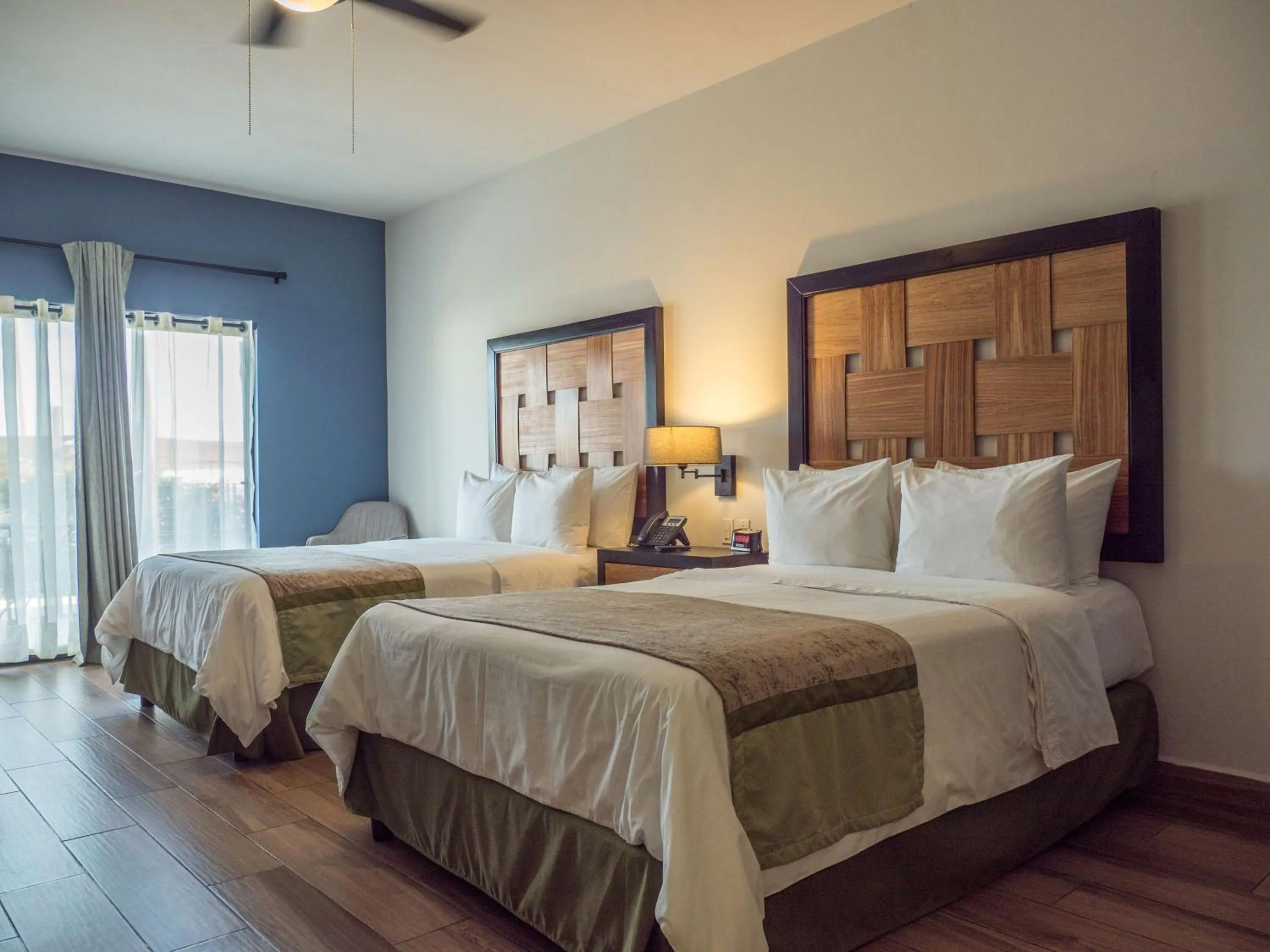 Photo of the whole room, Bed in Sawari Hotel