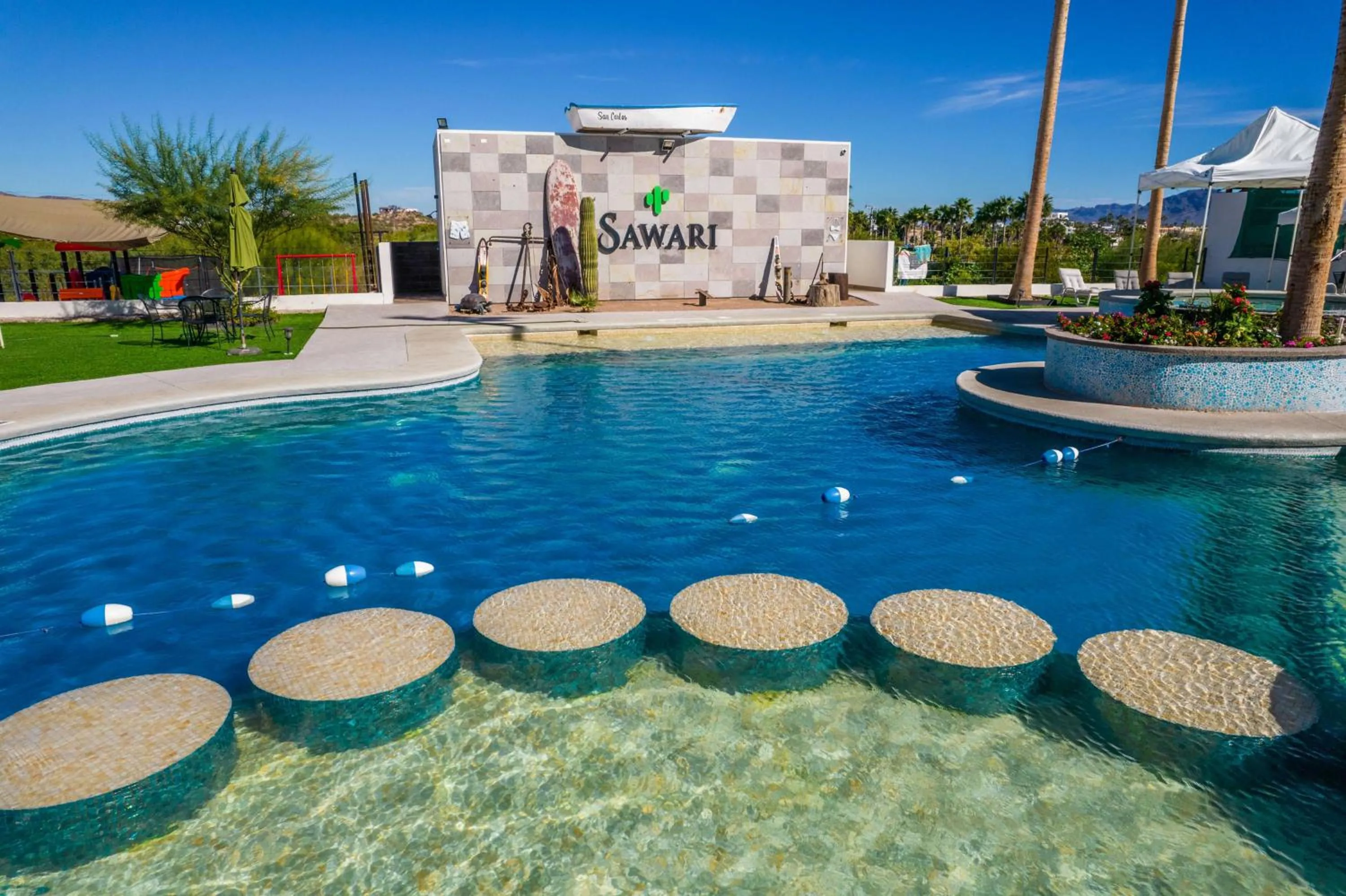 Pool view in Sawari Hotel