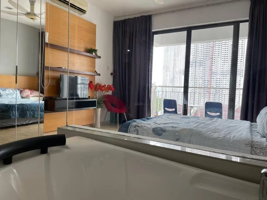 Private Jacuzzi Staycation at KL City 721