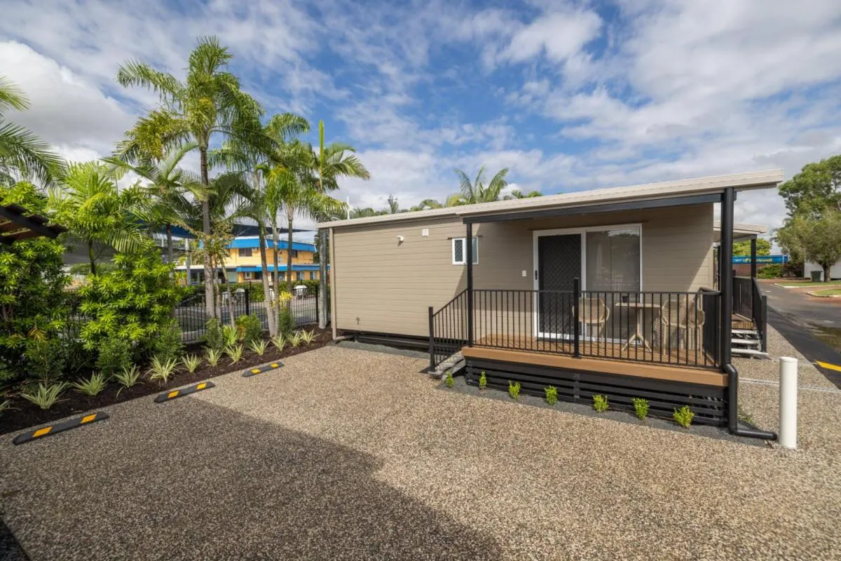Property building in Coral Coast Tourist Park