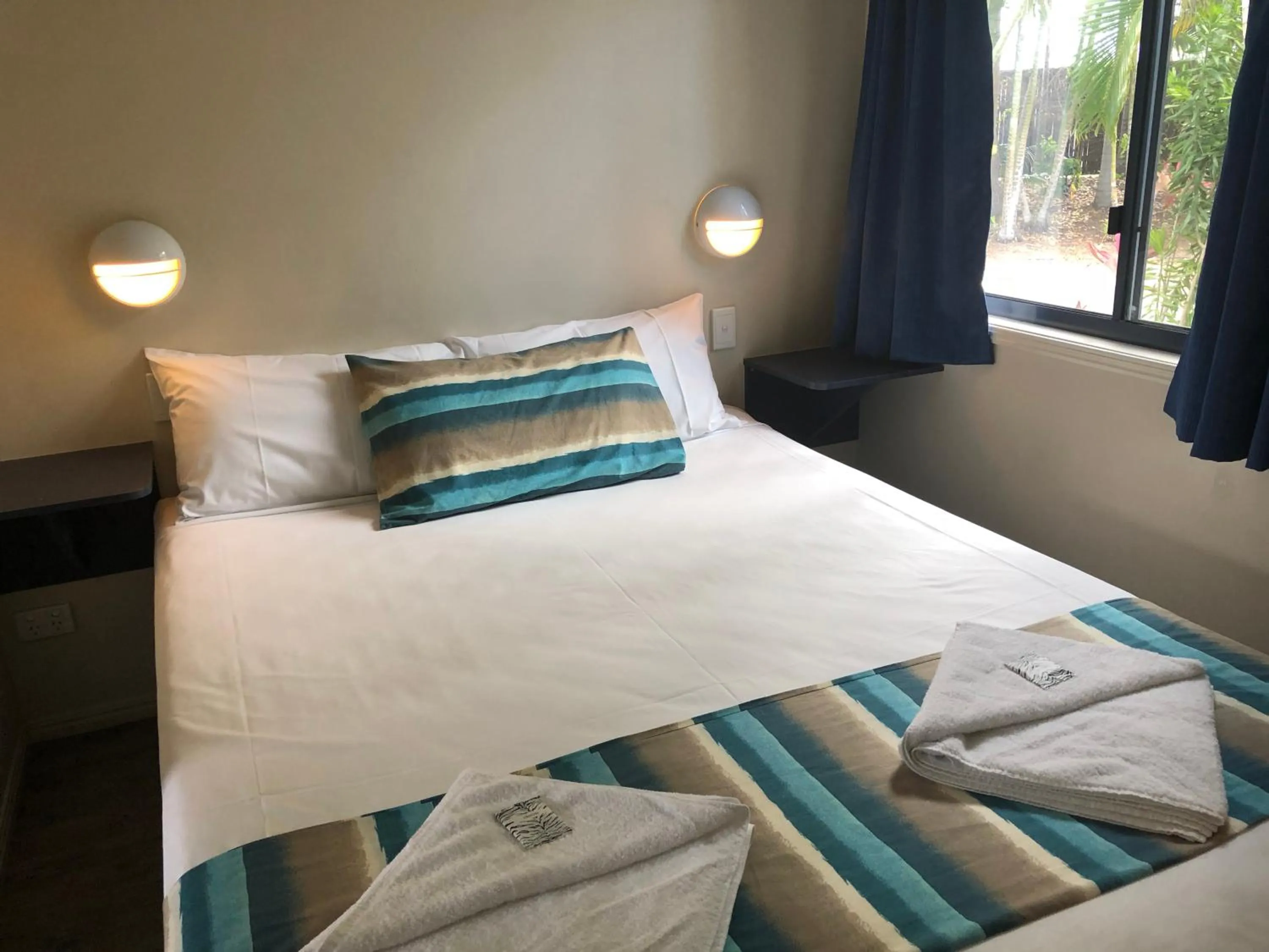 Bedroom, Bed in Coral Coast Tourist Park