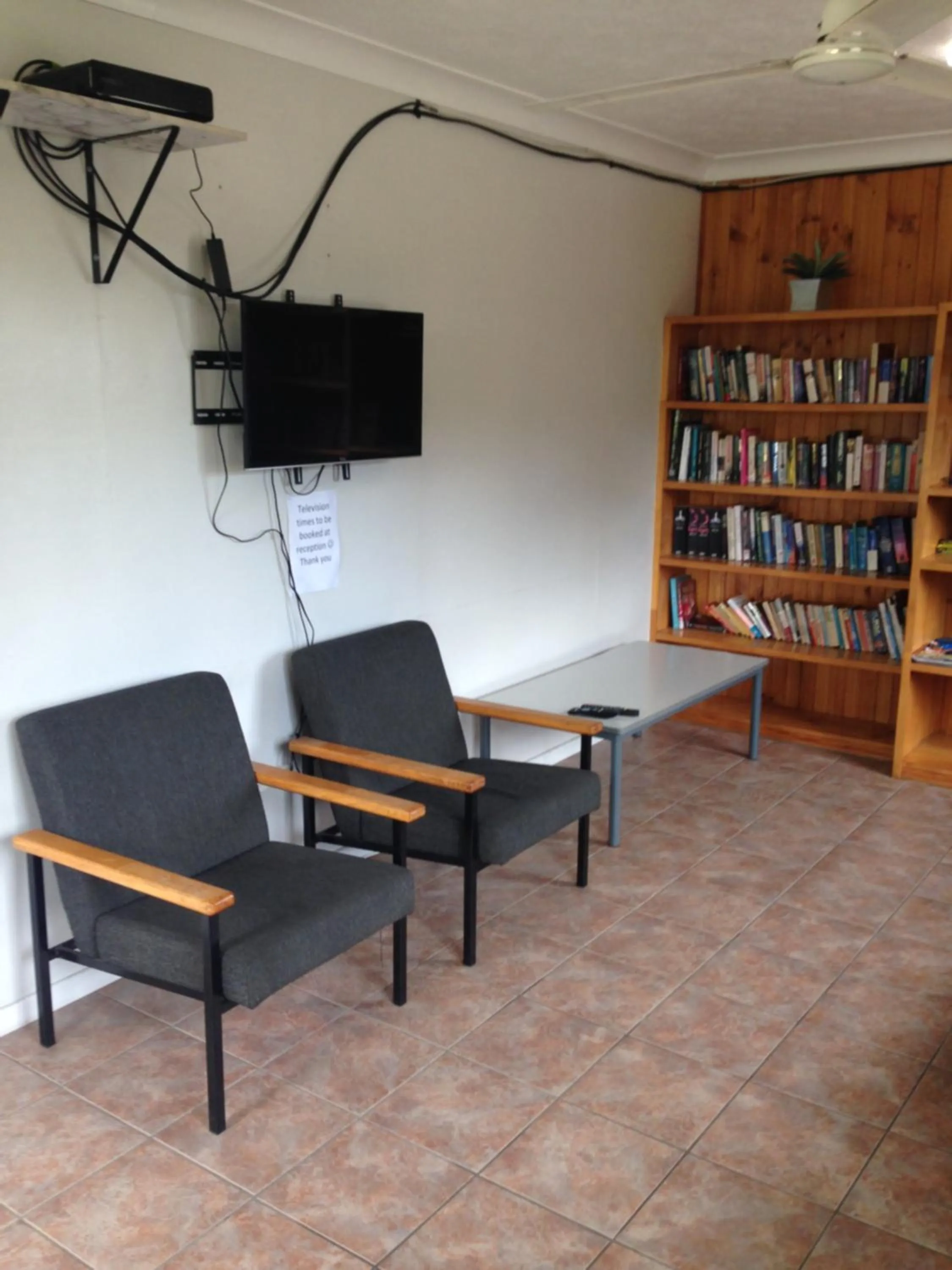 Communal lounge/ TV room in Coral Coast Tourist Park