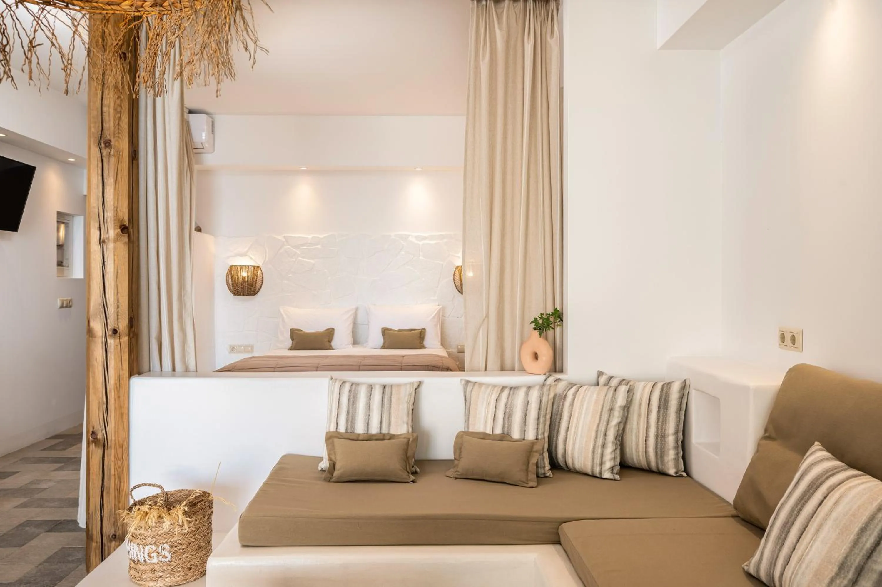 Bed in Euphoria Suites and Spa