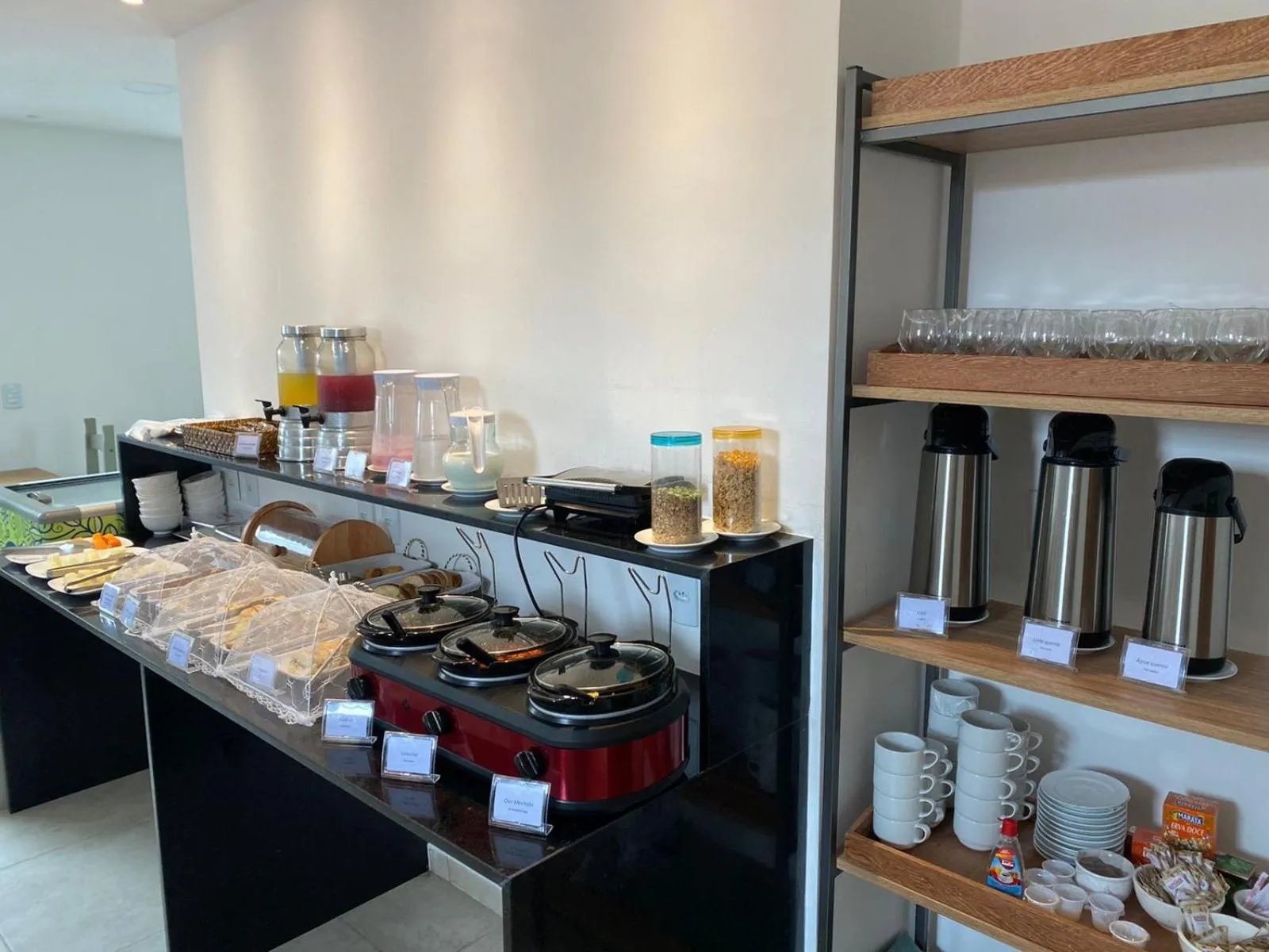 Buffet breakfast in Mirante dos Corais