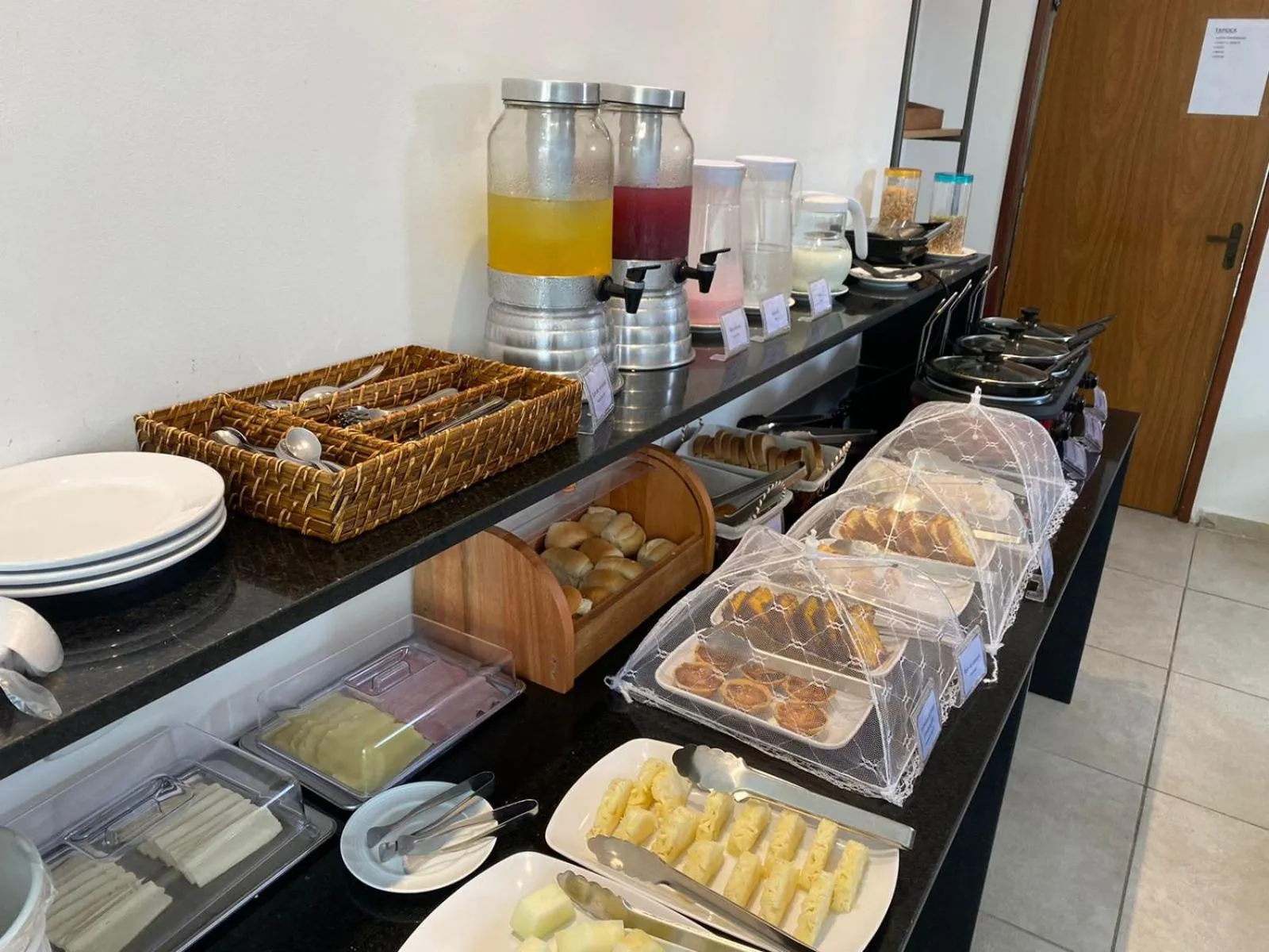 Buffet breakfast in Mirante dos Corais