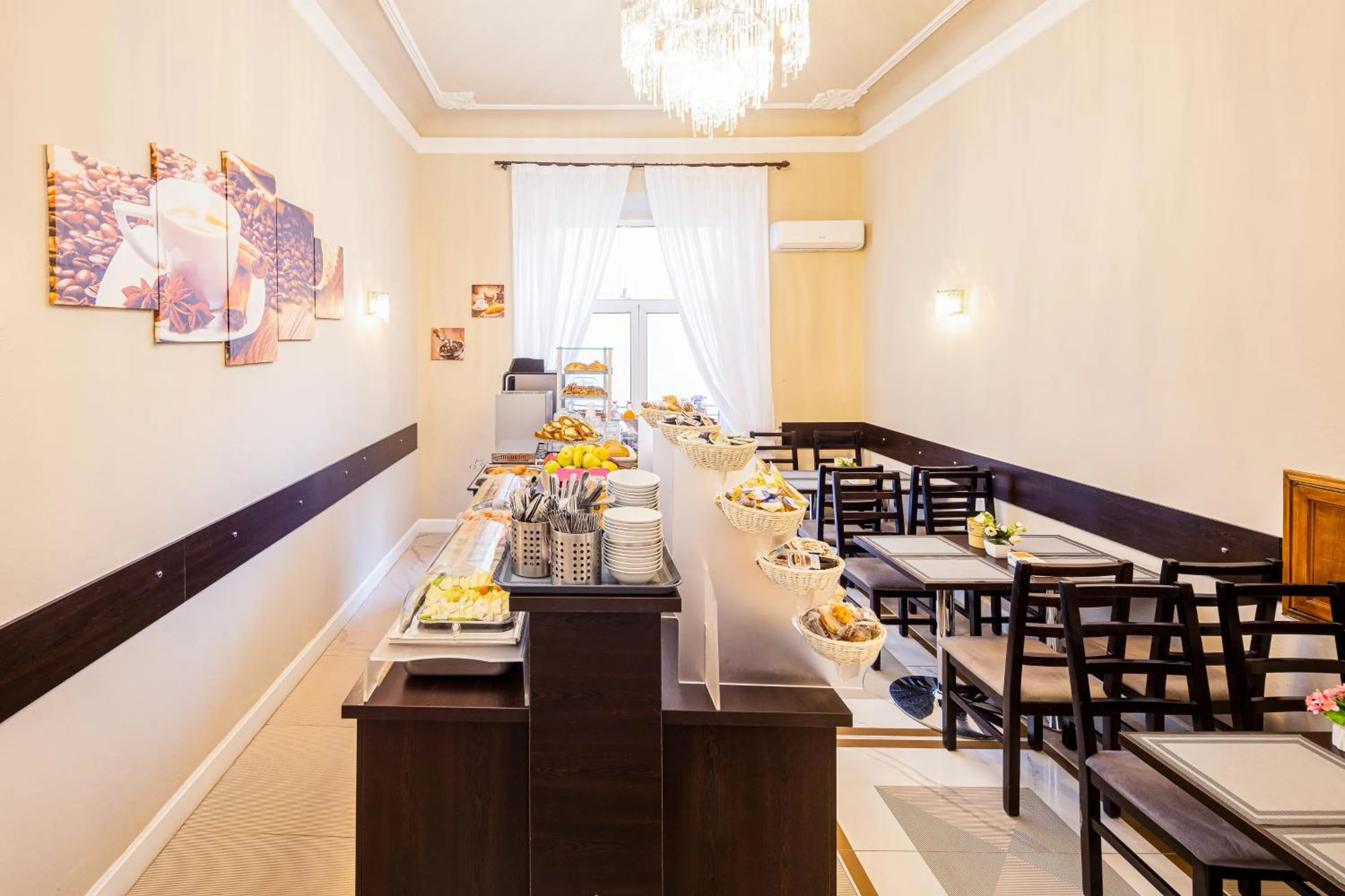 Breakfast in Hotel Annabella Roof Terrace