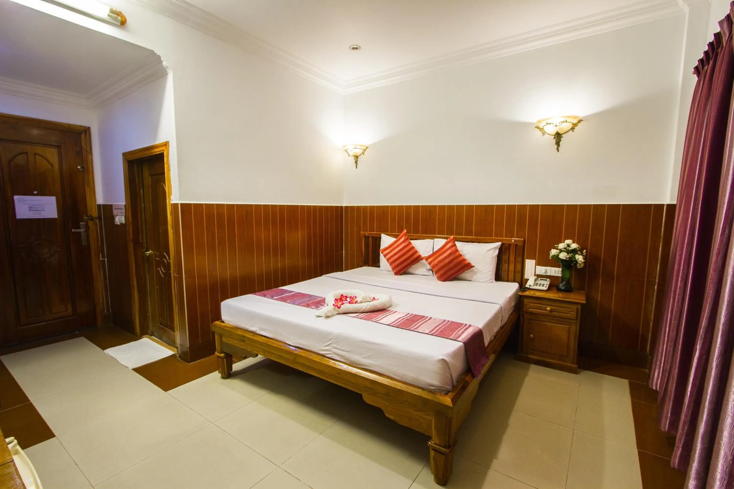 Photo of the whole room, Bed in Botoum Hotel