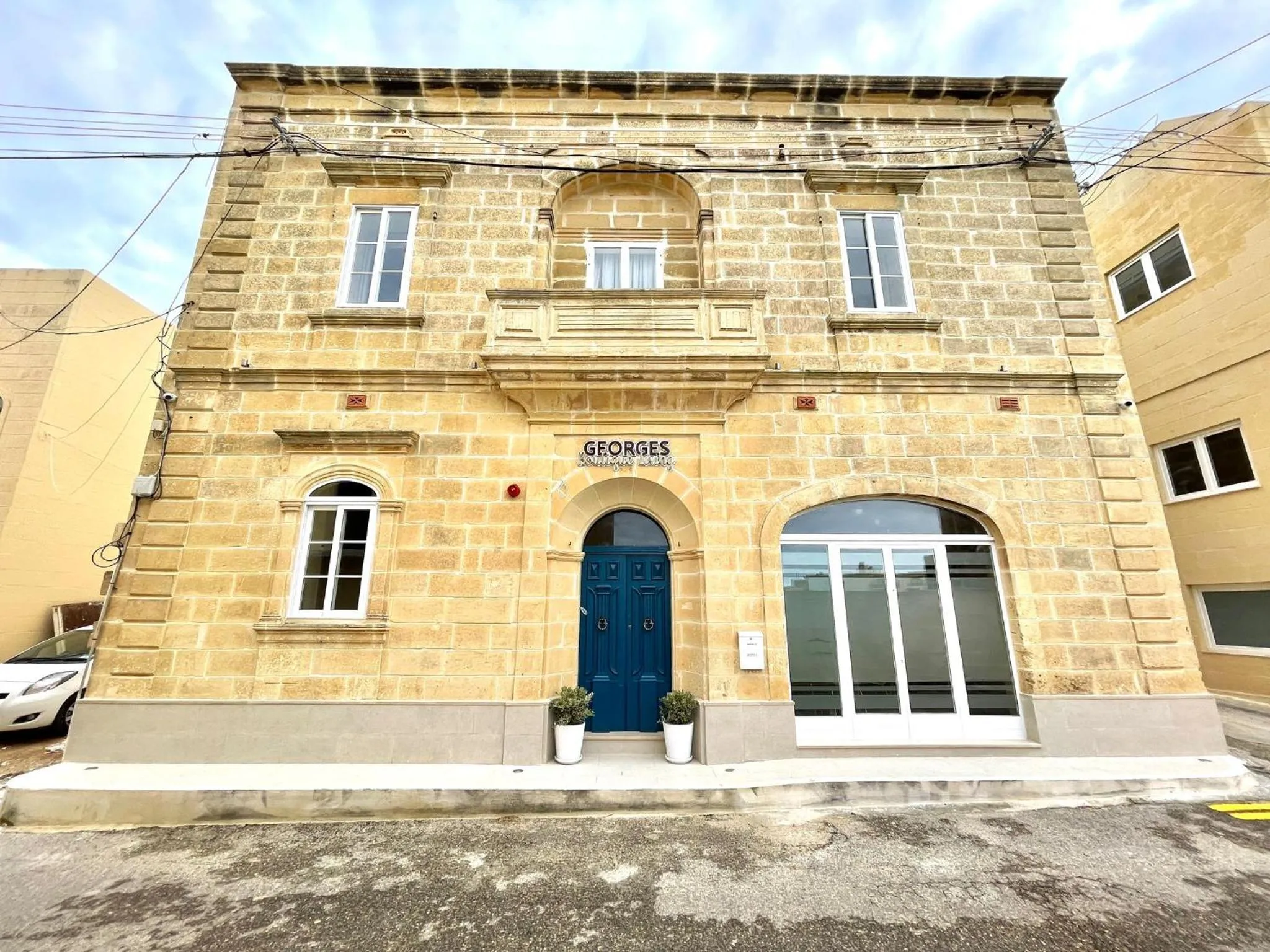 Facade/entrance in Georges Boutique Living