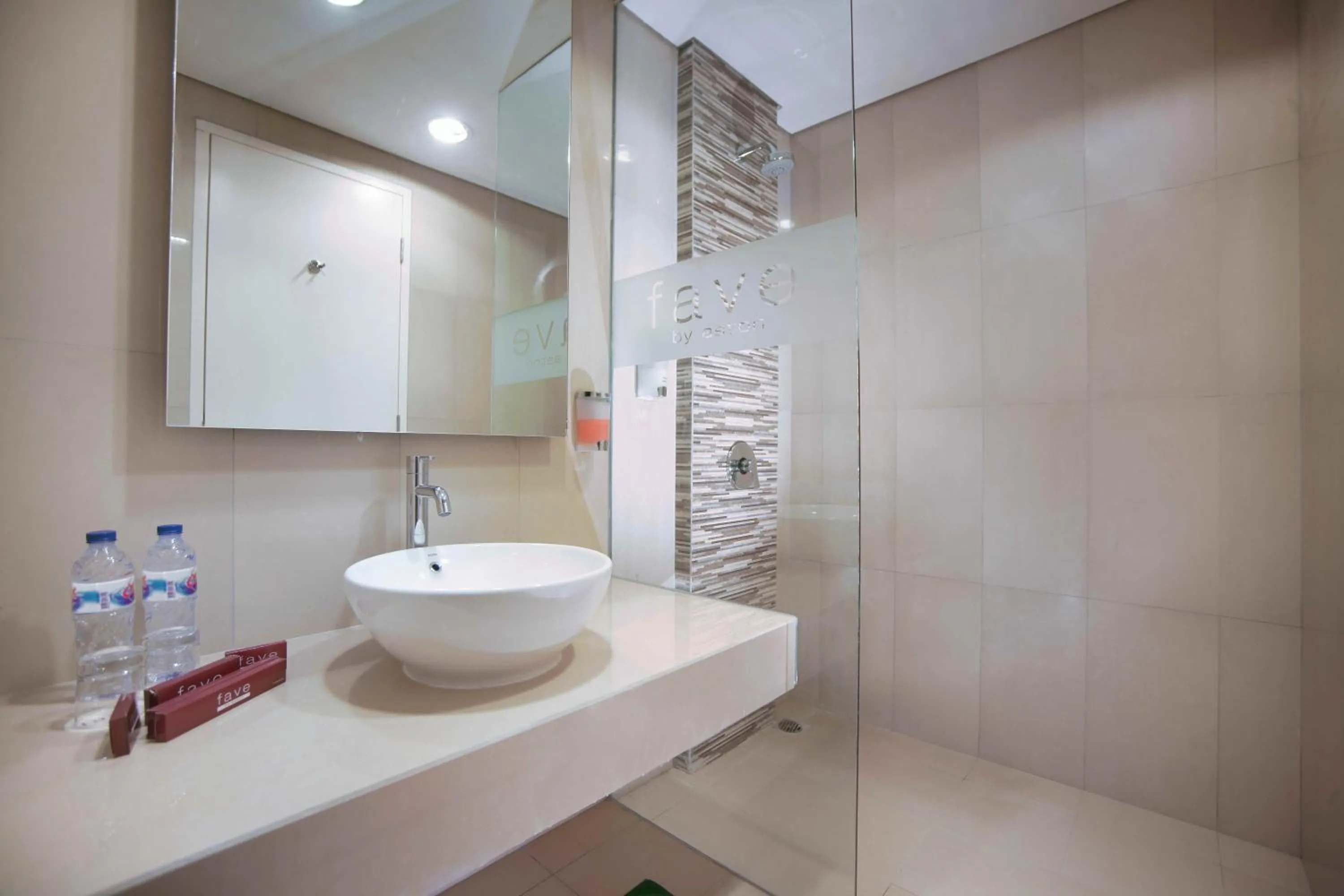 Bathroom in favehotel Padjajaran Bogor