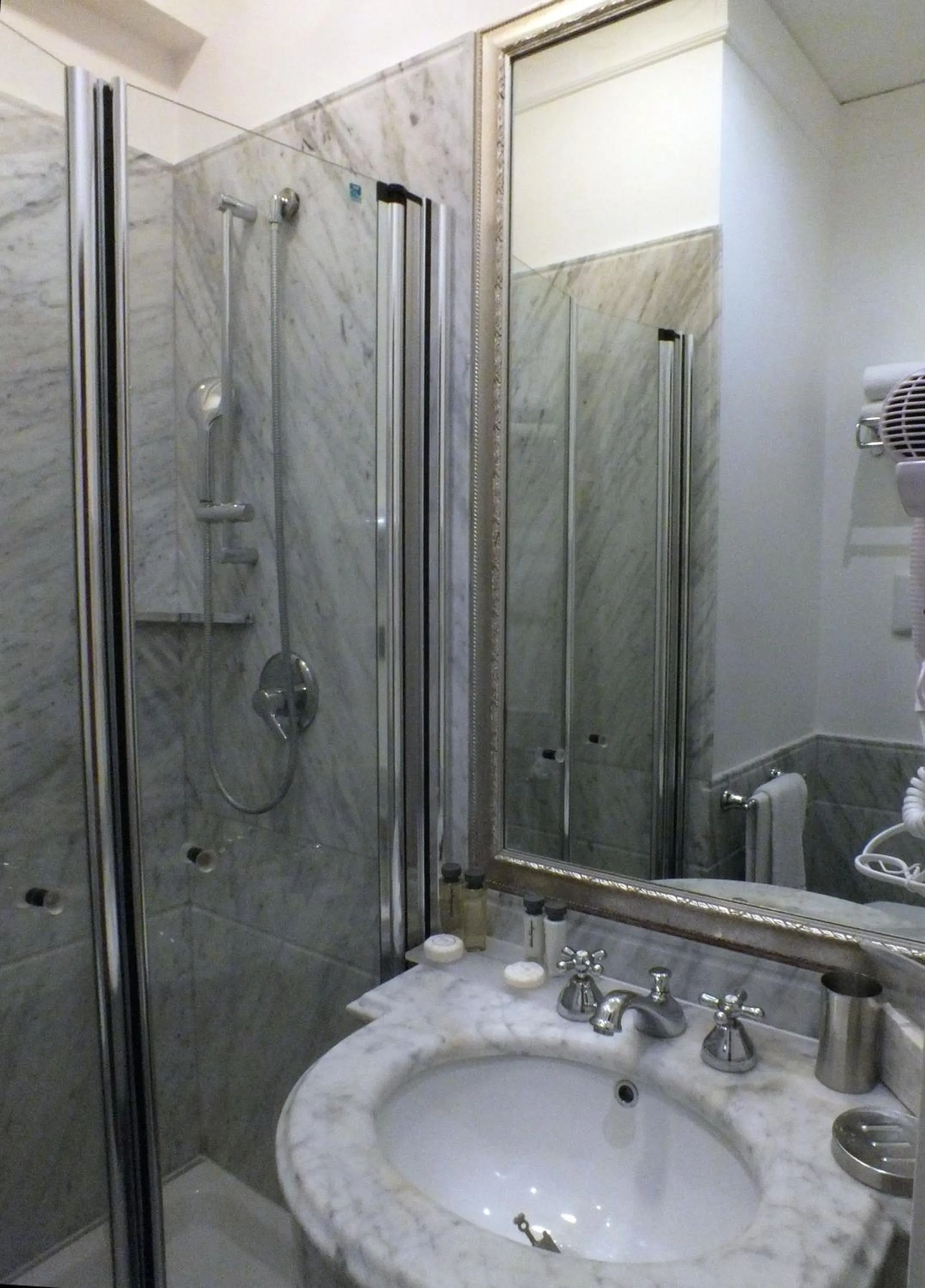 Bathroom in BB Hotels Smarthotel Bailey's