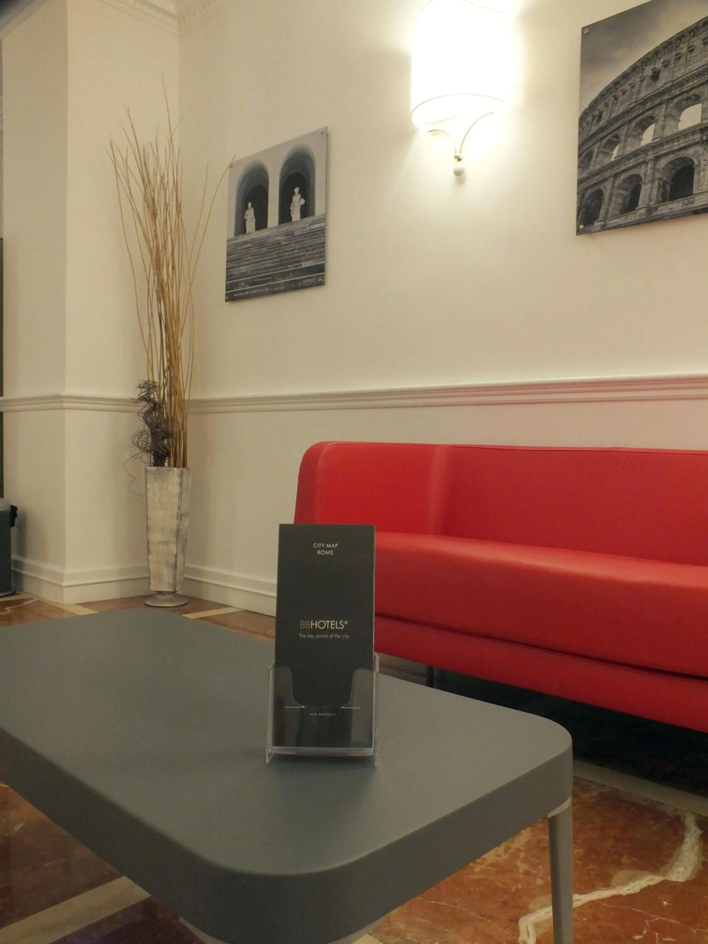 Lobby or reception in BB Hotels Smarthotel Bailey's