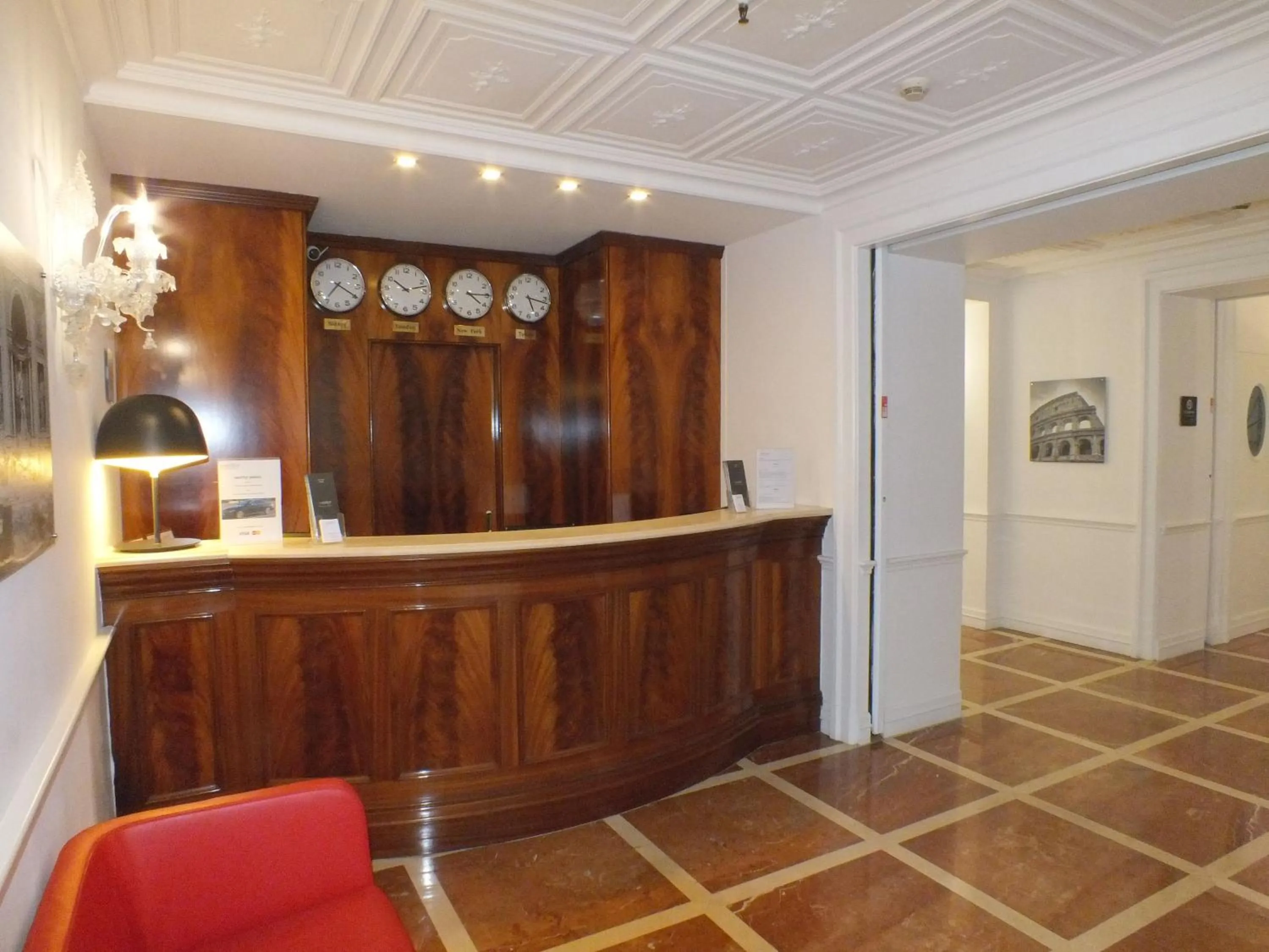 Lobby or reception in BB Hotels Smarthotel Bailey's