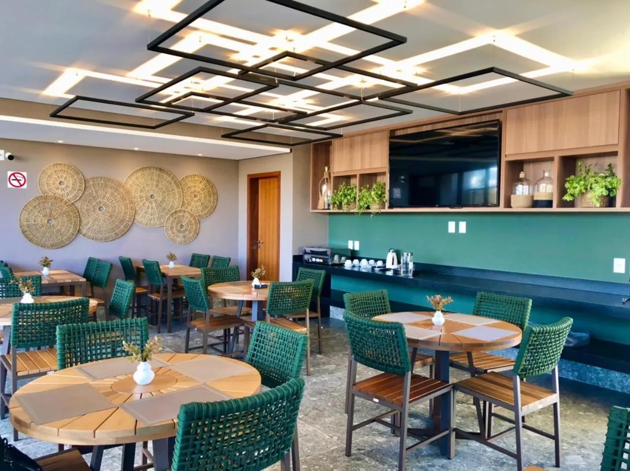 Restaurant/places to eat in Serravita Hotel