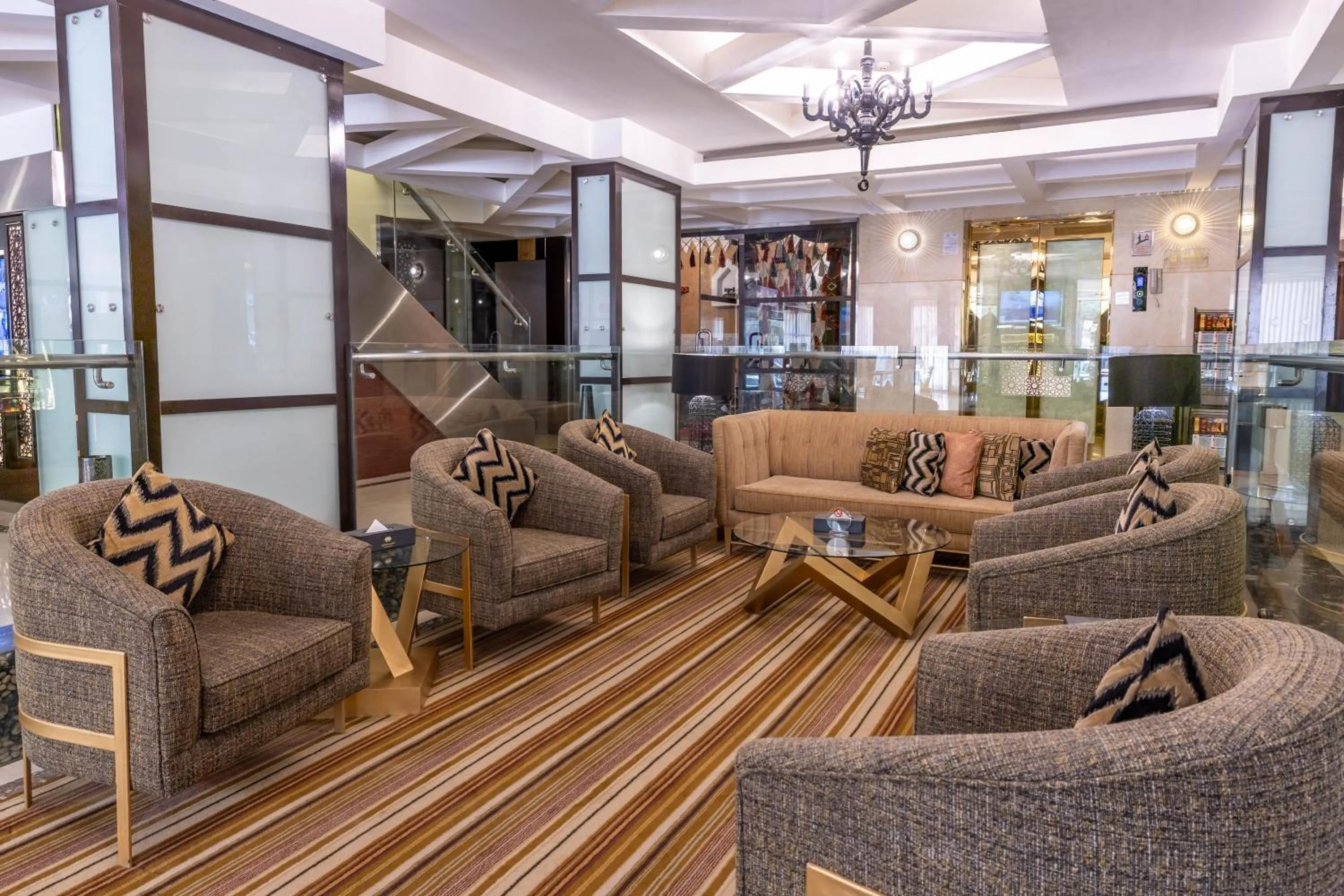 Restaurant/places to eat in Al Muhaidb Residence Al Takhasossi 2