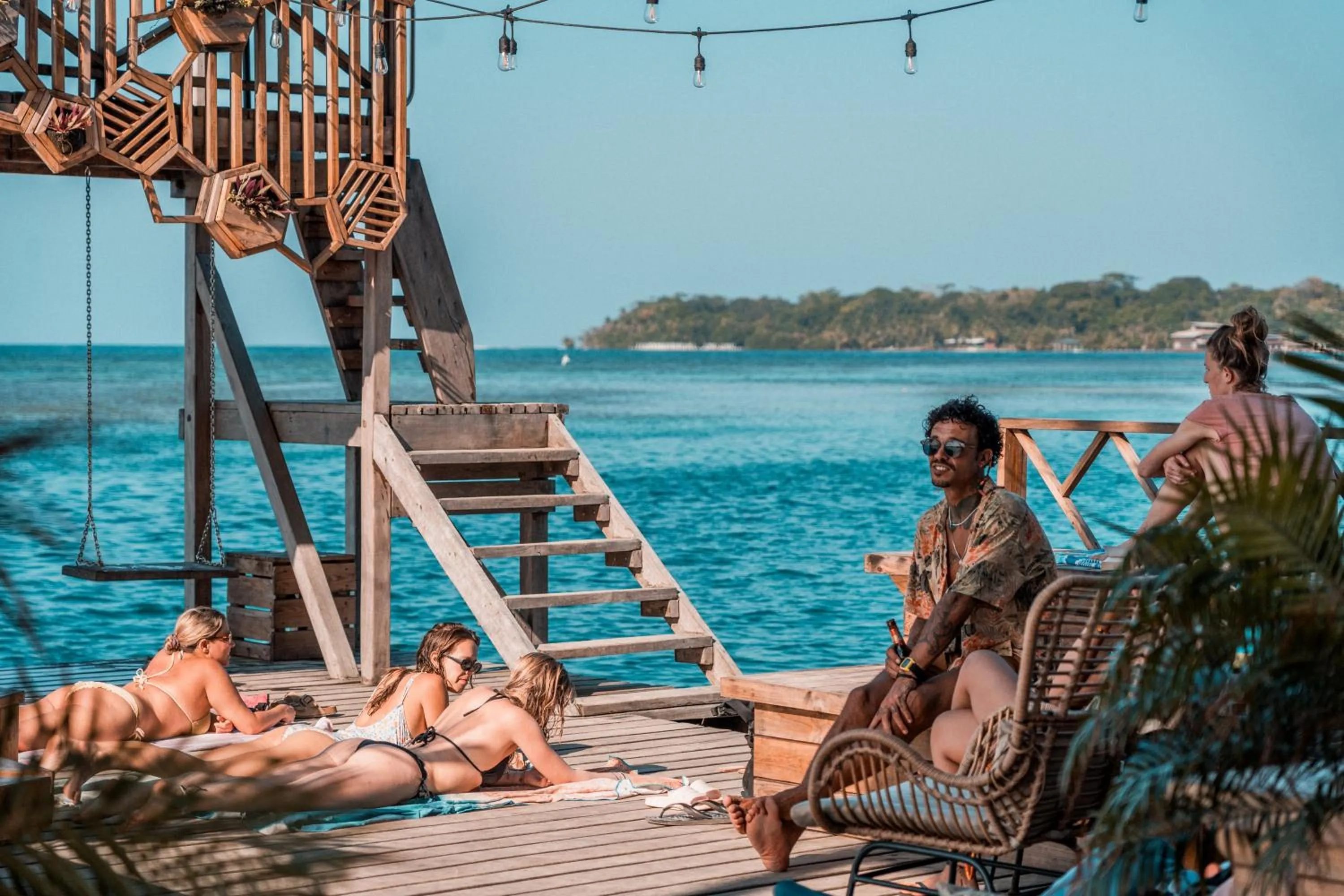 Restaurant/places to eat in Bambuda Bocas Town