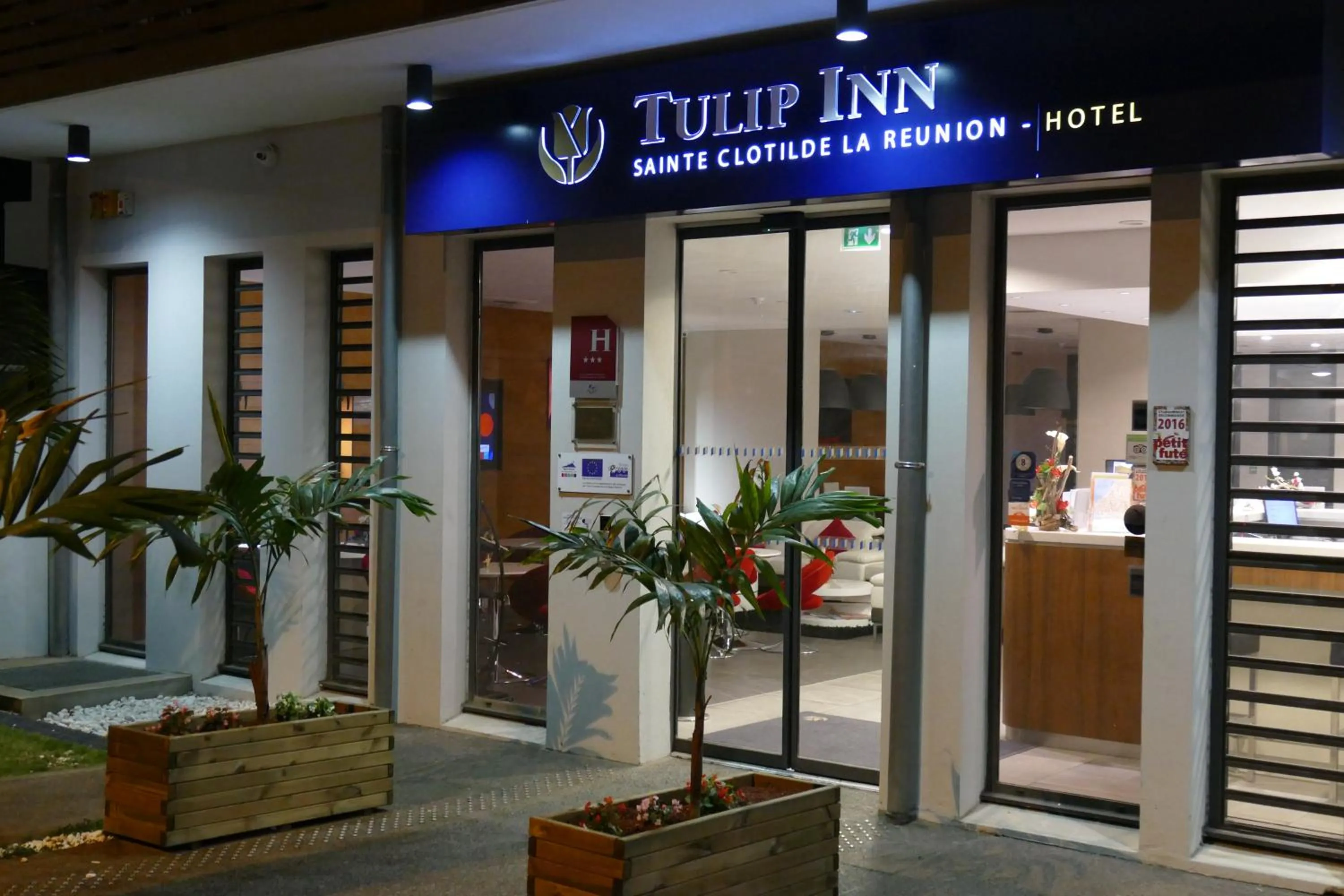 Facade/entrance in Tulip Inn Sainte Clotilde, La Réunion