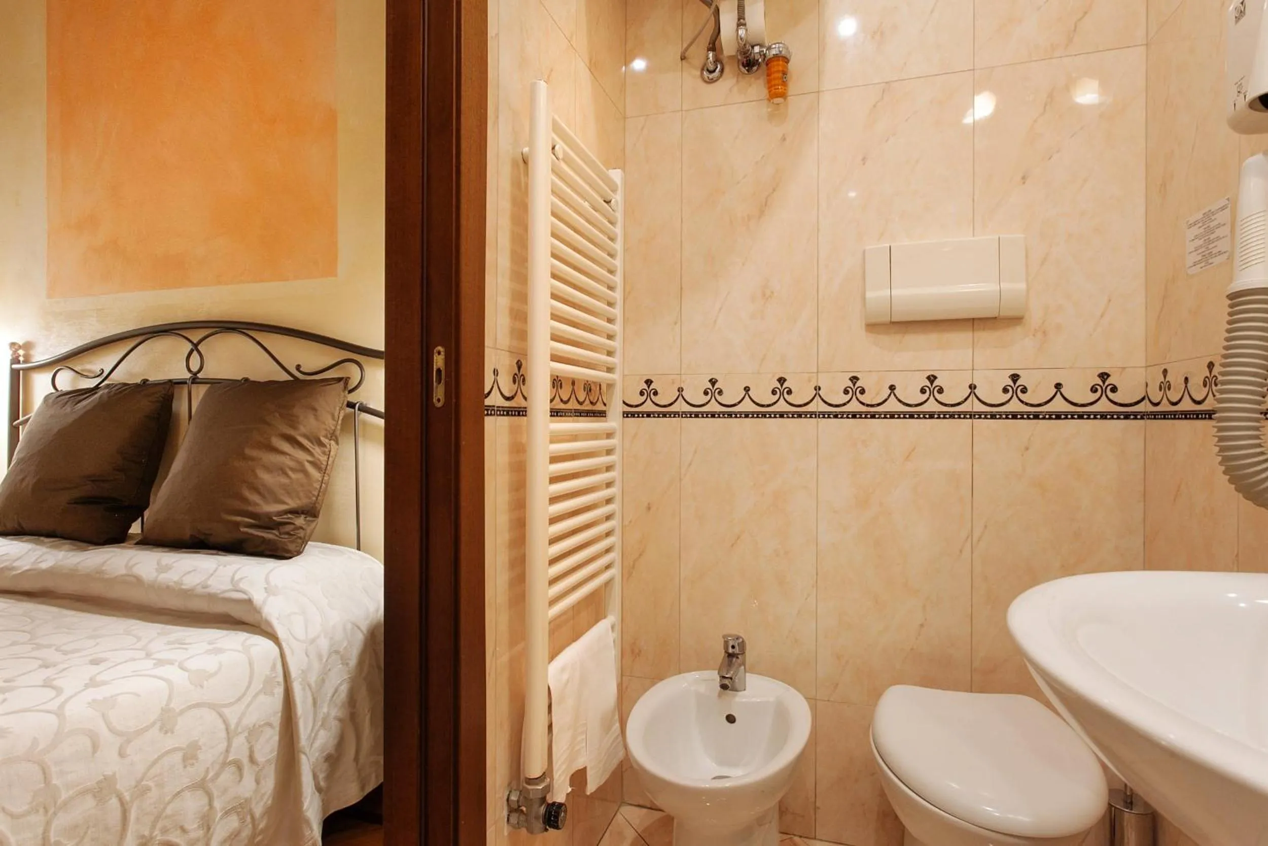 Bathroom, Bed in Locanda Art Deco