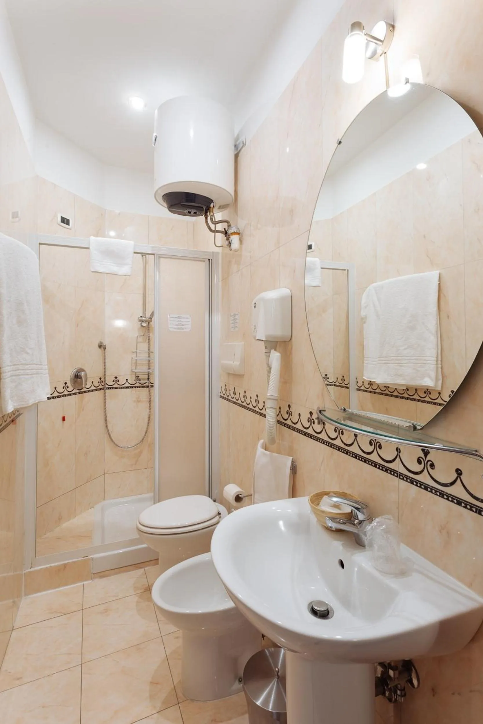 Shower in Locanda Art Deco