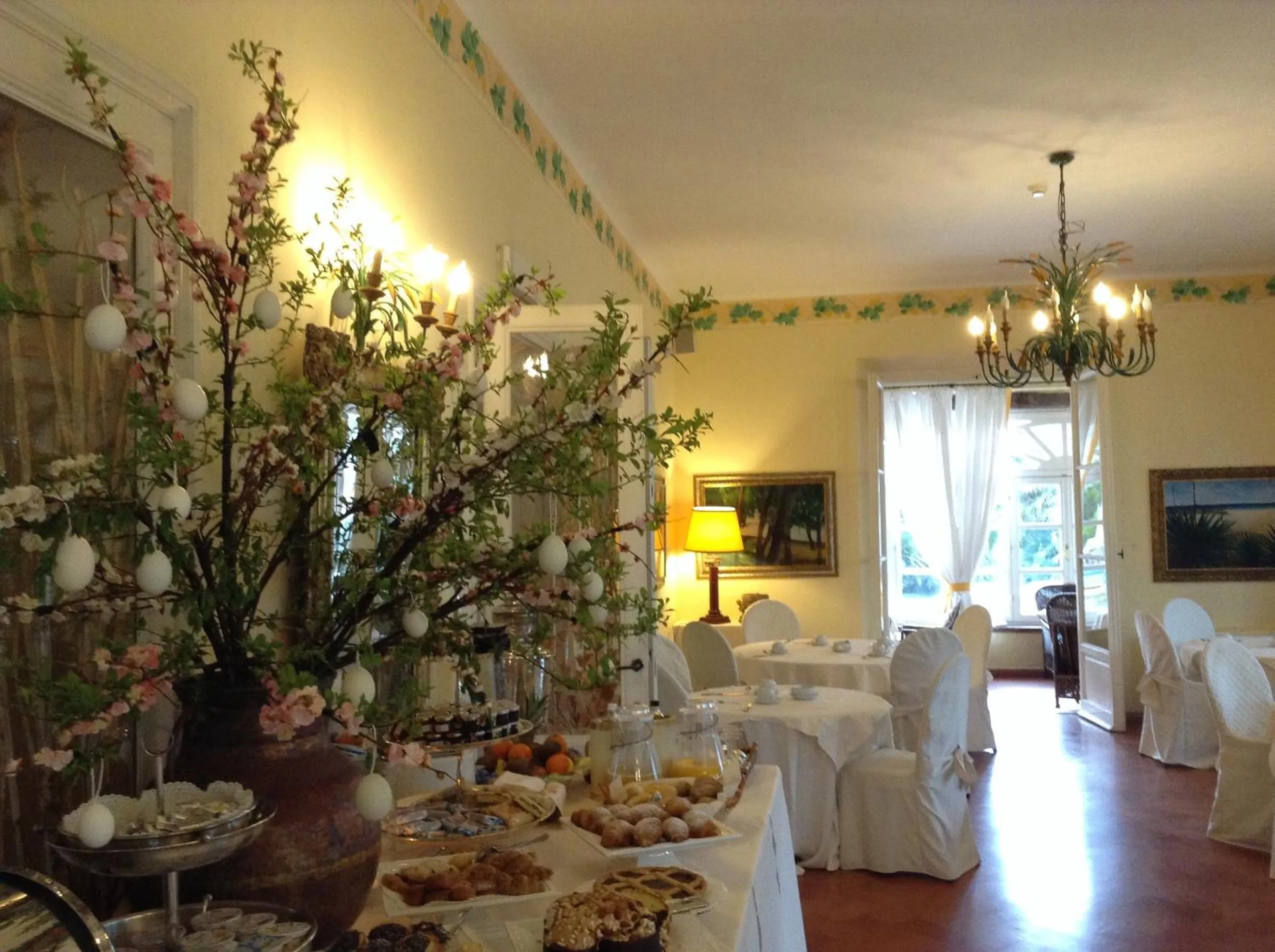 Restaurant/places to eat in Hotel Villa Maremonti